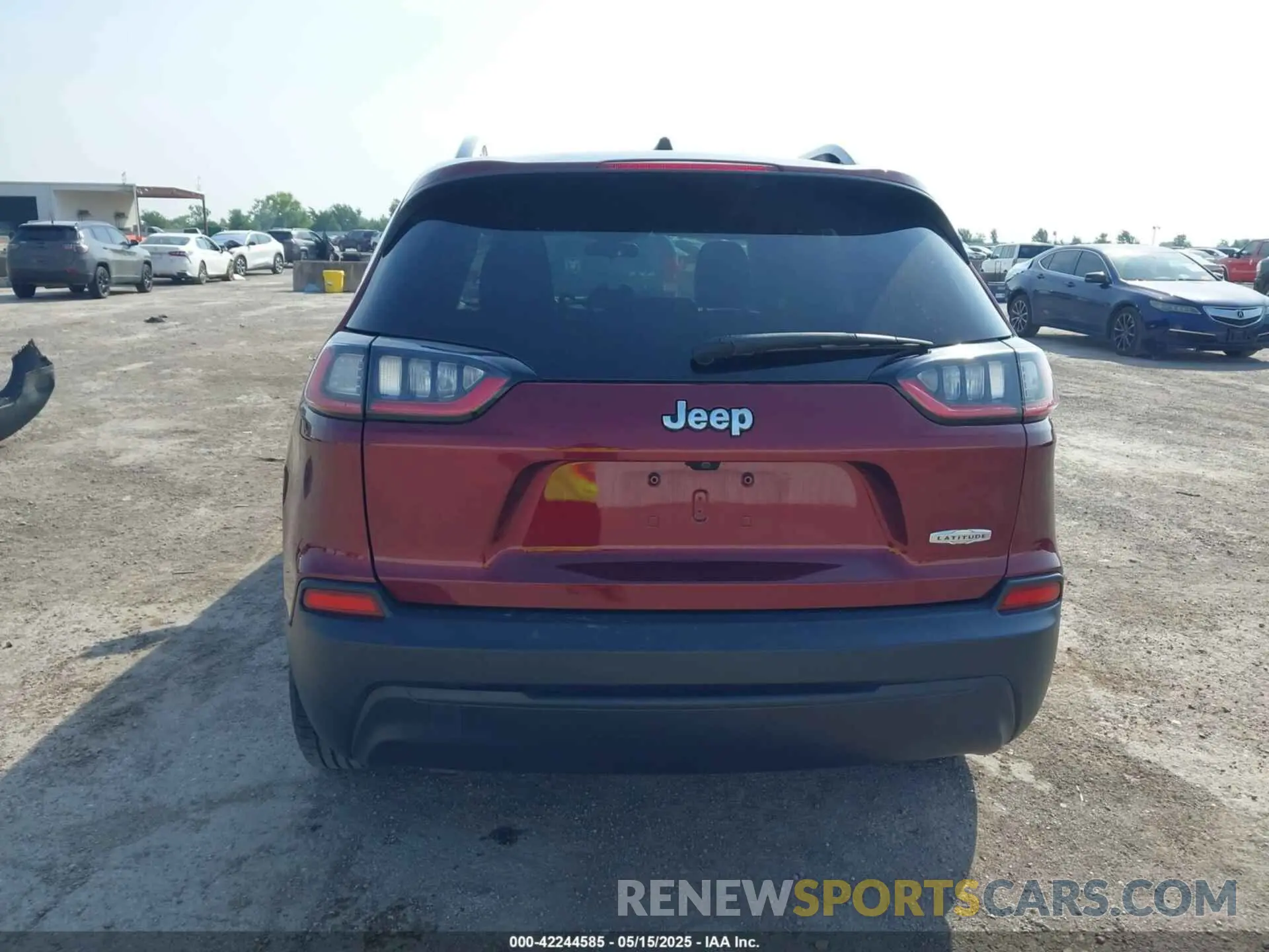 17 Photograph of a damaged car 1C4PJLLBXKD176673 JEEP CHEROKEE 2019