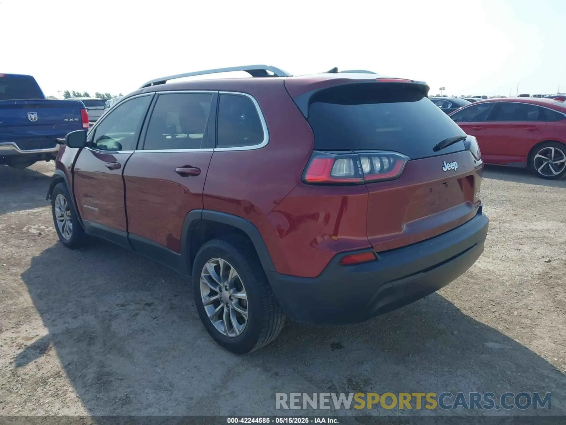 3 Photograph of a damaged car 1C4PJLLBXKD176673 JEEP CHEROKEE 2019