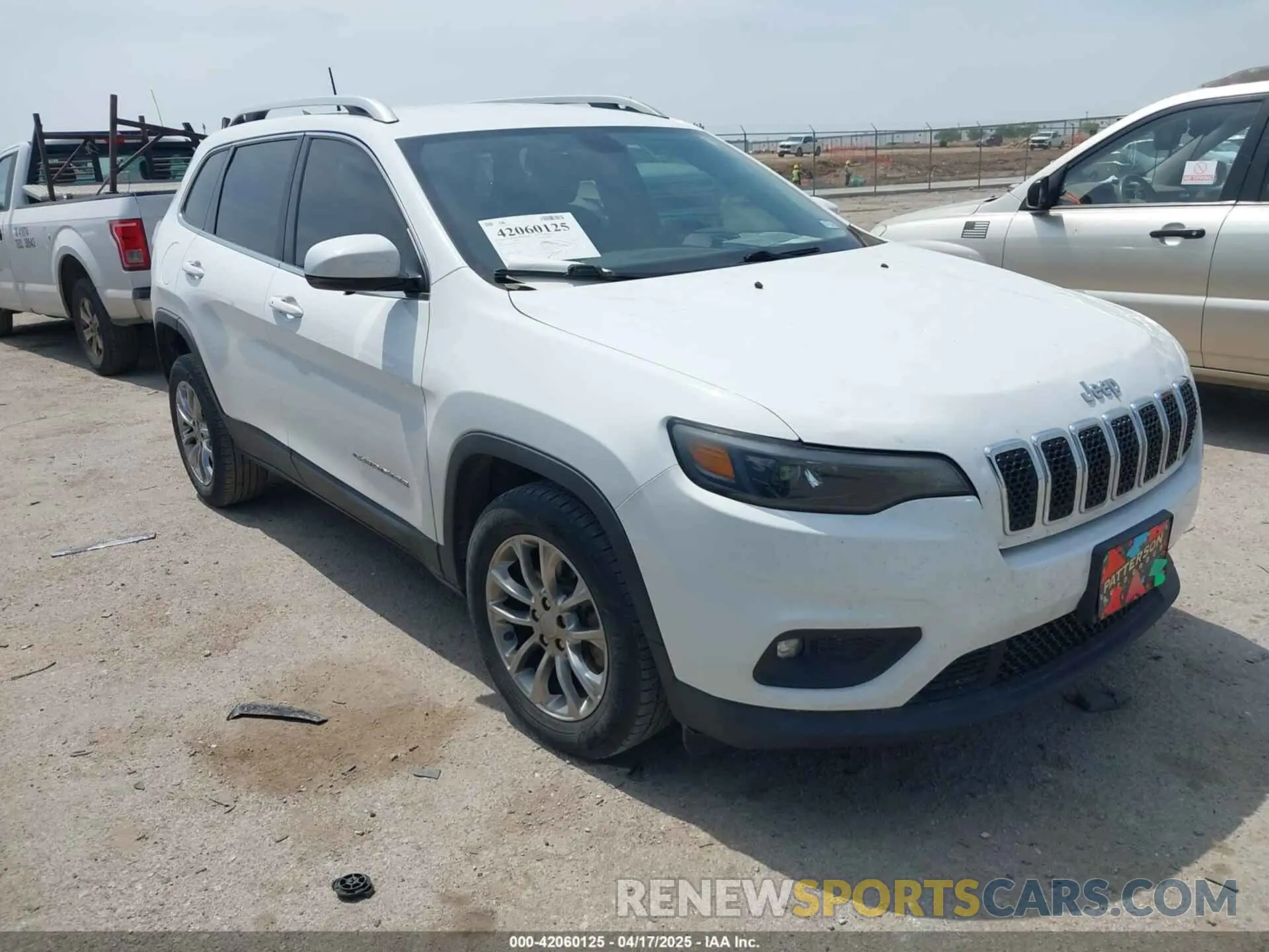 1 Photograph of a damaged car 1C4PJLLBXKD220221 JEEP CHEROKEE 2019