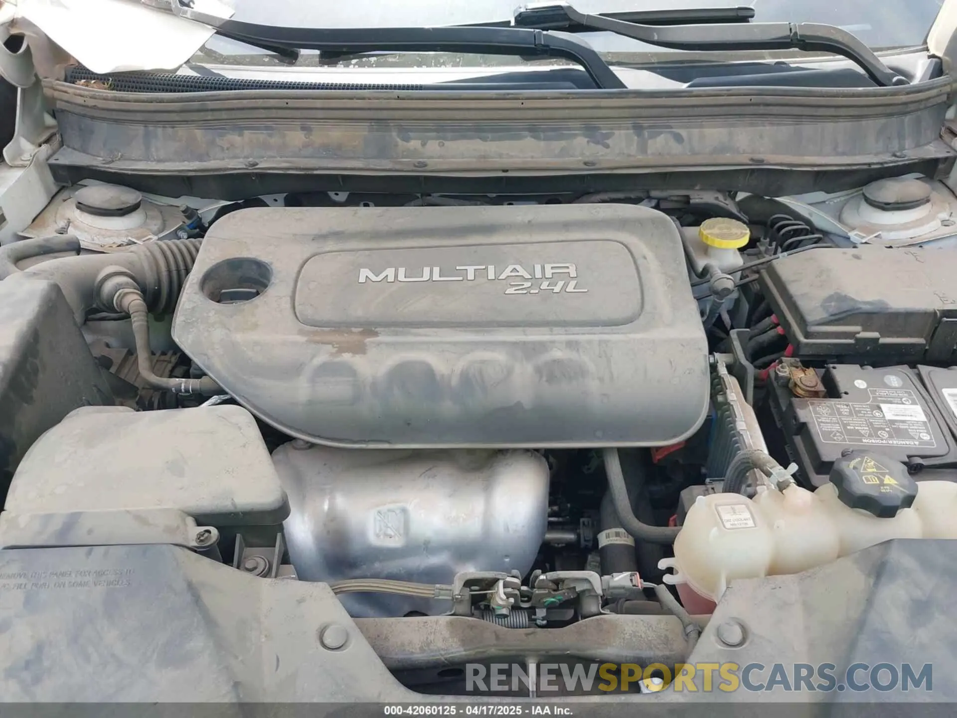 10 Photograph of a damaged car 1C4PJLLBXKD220221 JEEP CHEROKEE 2019