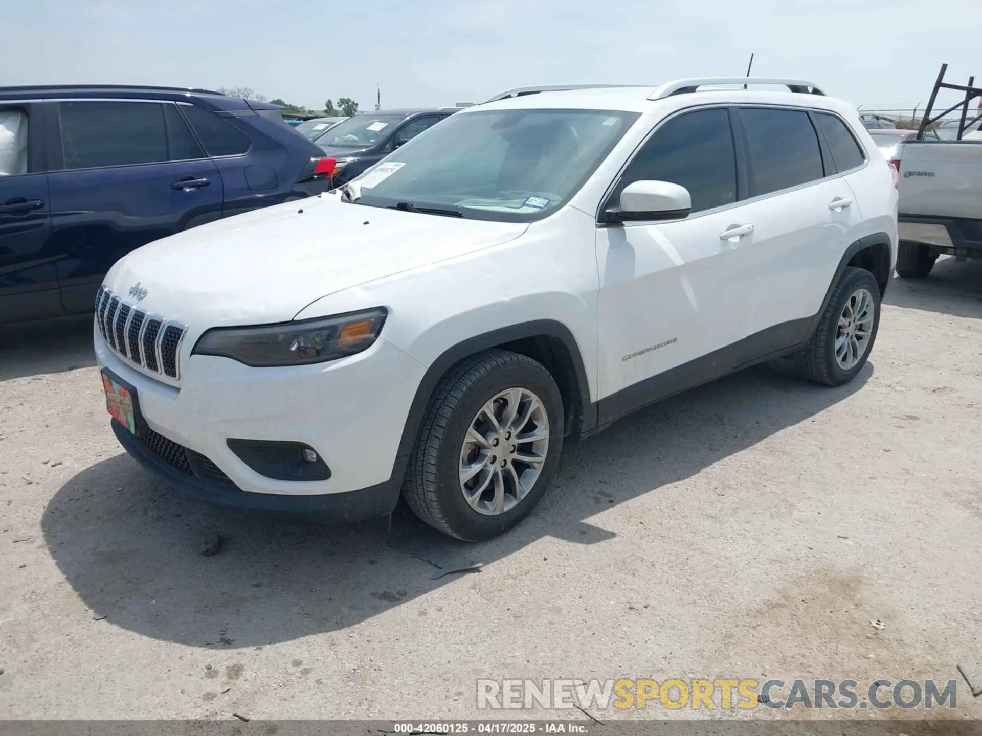 2 Photograph of a damaged car 1C4PJLLBXKD220221 JEEP CHEROKEE 2019