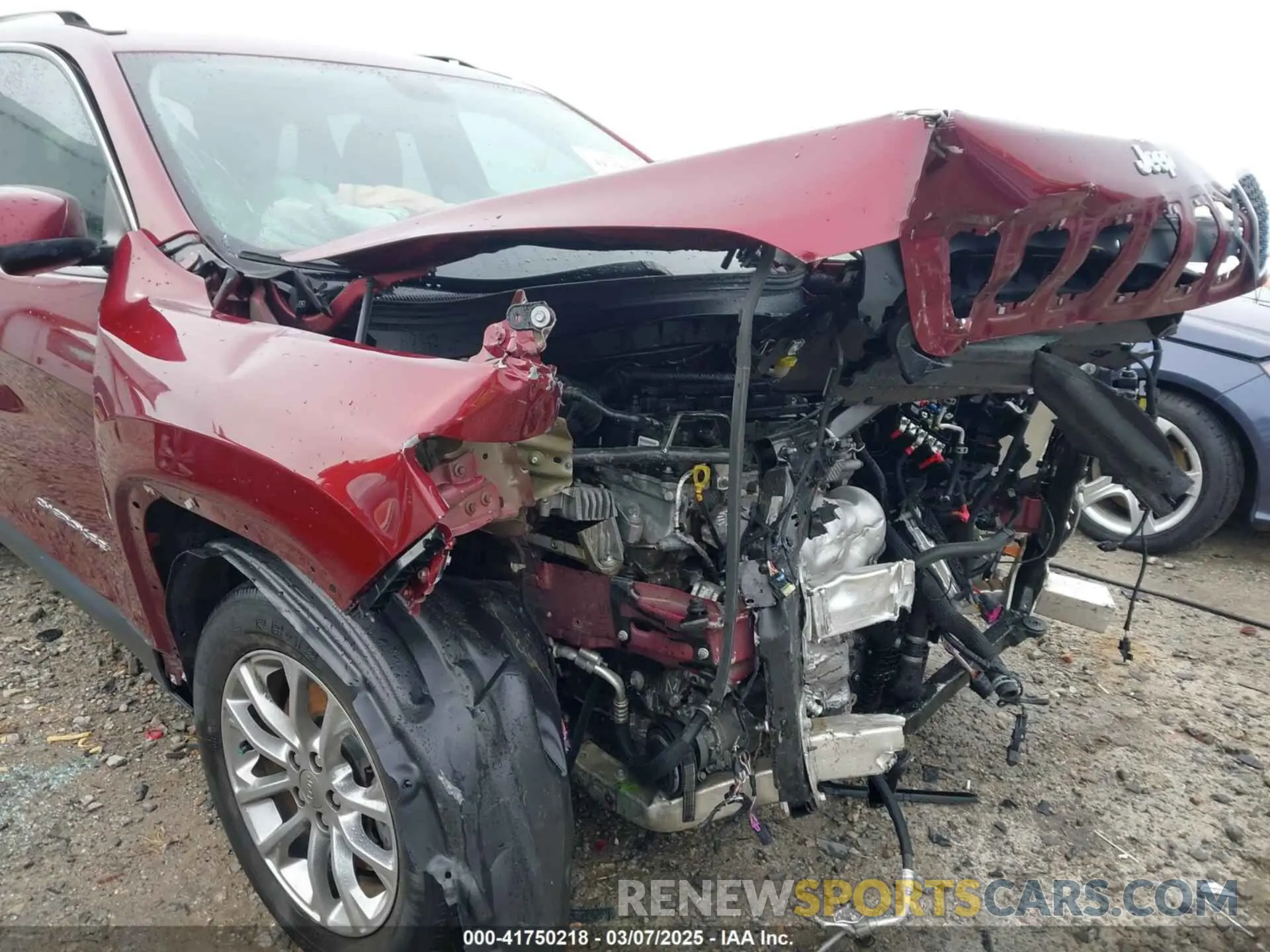 19 Photograph of a damaged car 1C4PJLLBXKD278488 JEEP CHEROKEE 2019