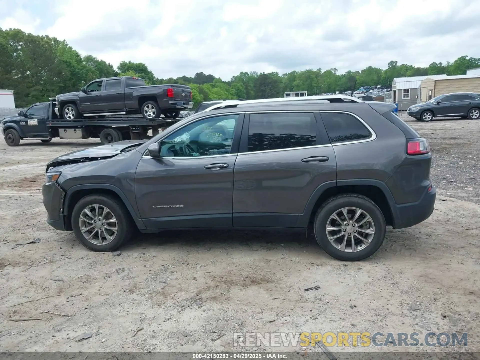 14 Photograph of a damaged car 1C4PJLLBXKD305219 JEEP CHEROKEE 2019