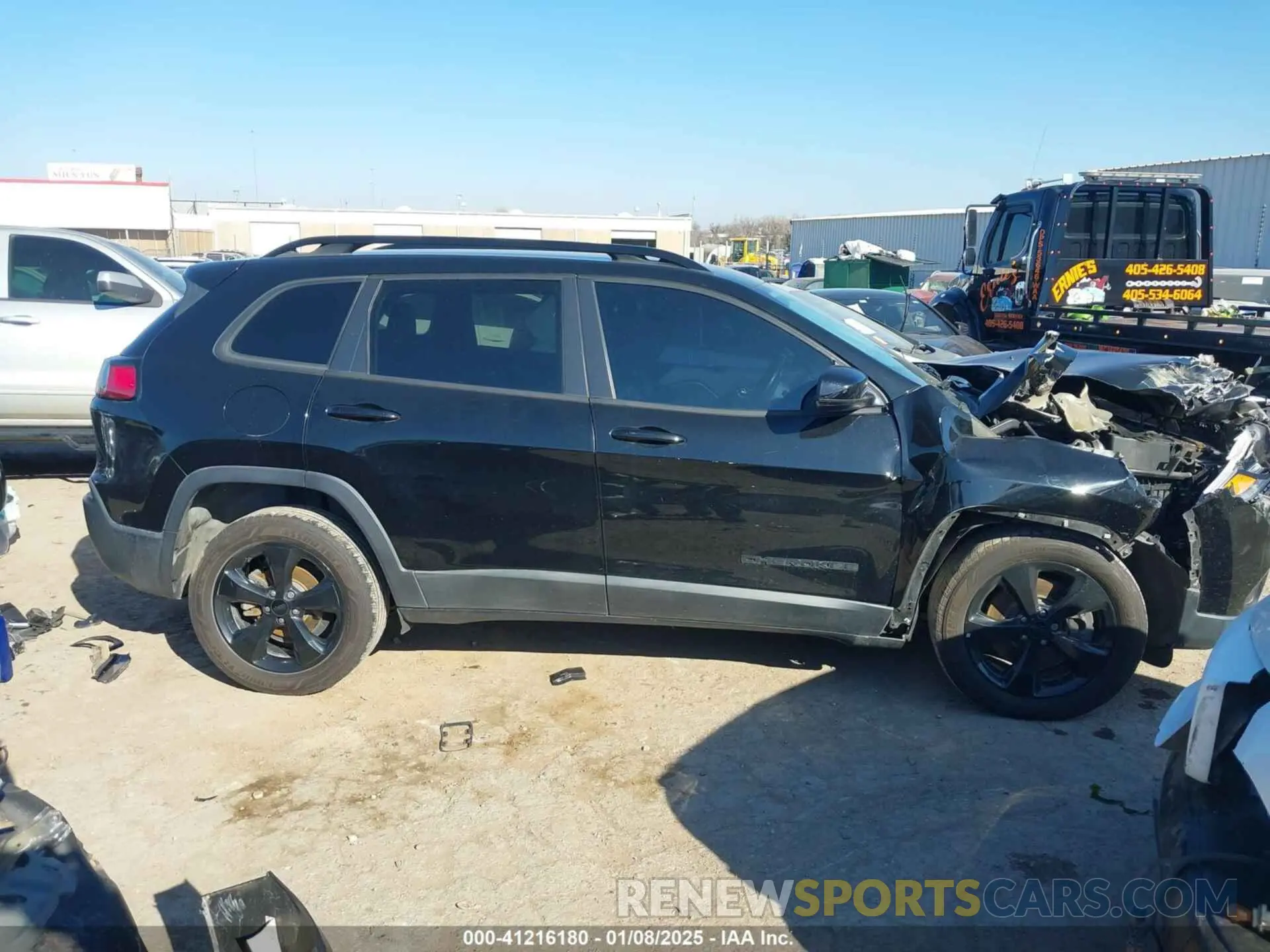 13 Photograph of a damaged car 1C4PJLLBXKD339287 JEEP CHEROKEE 2019