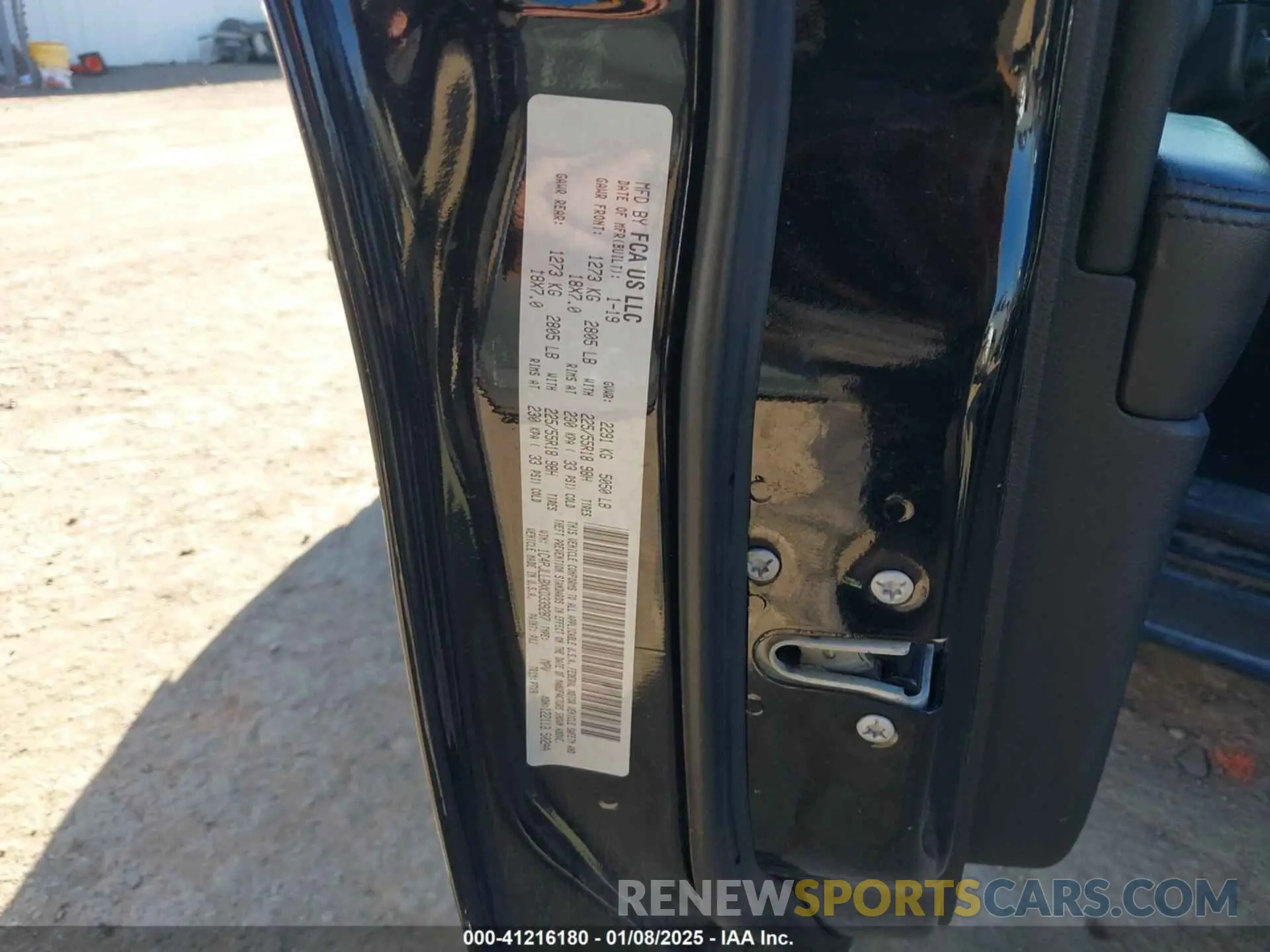 9 Photograph of a damaged car 1C4PJLLBXKD339287 JEEP CHEROKEE 2019