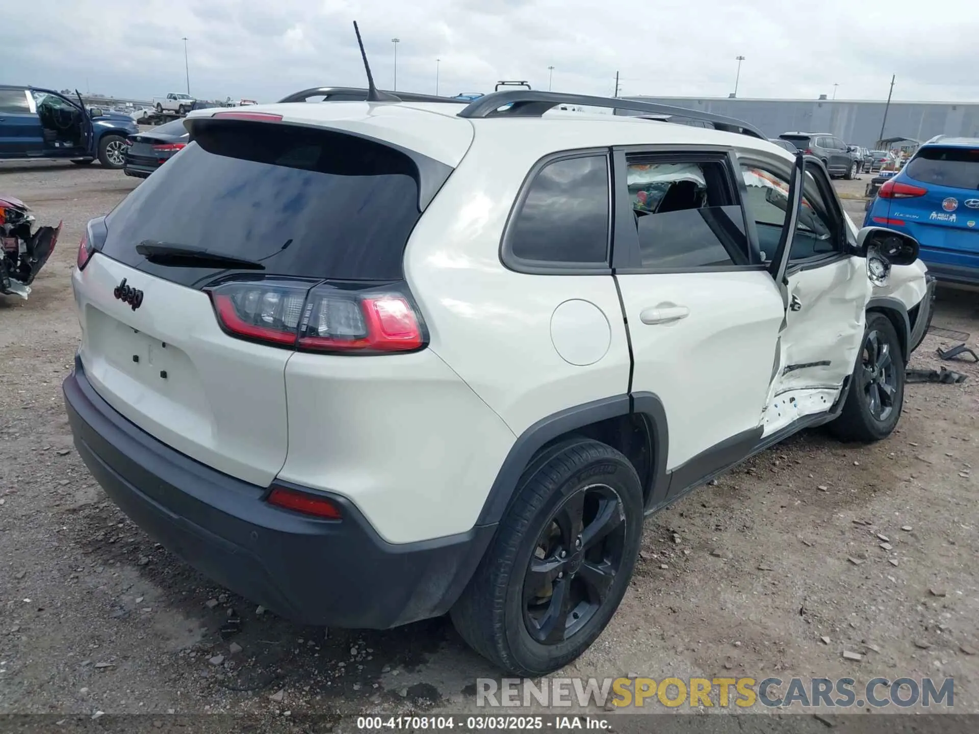 4 Photograph of a damaged car 1C4PJLLBXKD405322 JEEP CHEROKEE 2019