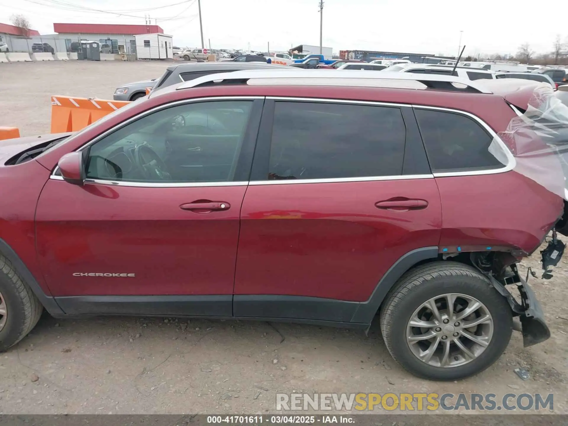 14 Photograph of a damaged car 1C4PJLLN1KD196126 JEEP CHEROKEE 2019