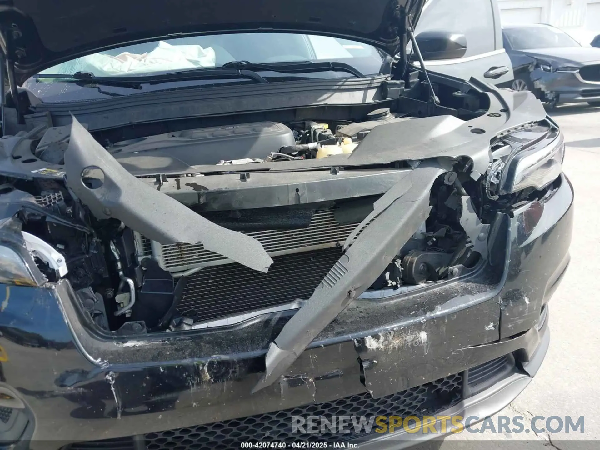 6 Photograph of a damaged car 1C4PJLLN6KD172128 JEEP CHEROKEE 2019