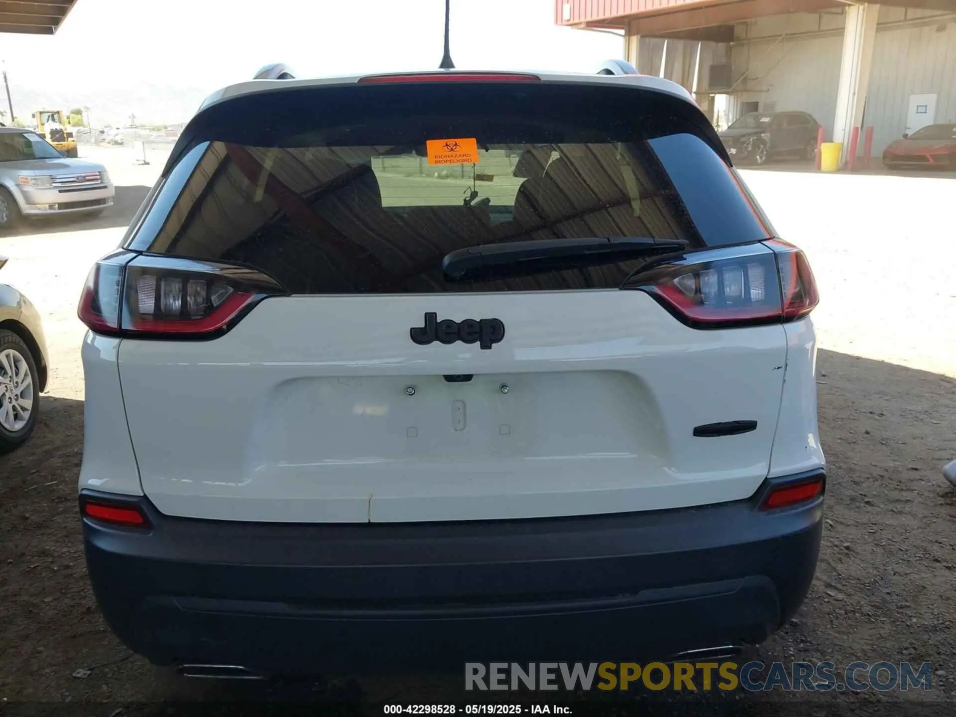16 Photograph of a damaged car 1C4PJLLN9KD175492 JEEP CHEROKEE 2019