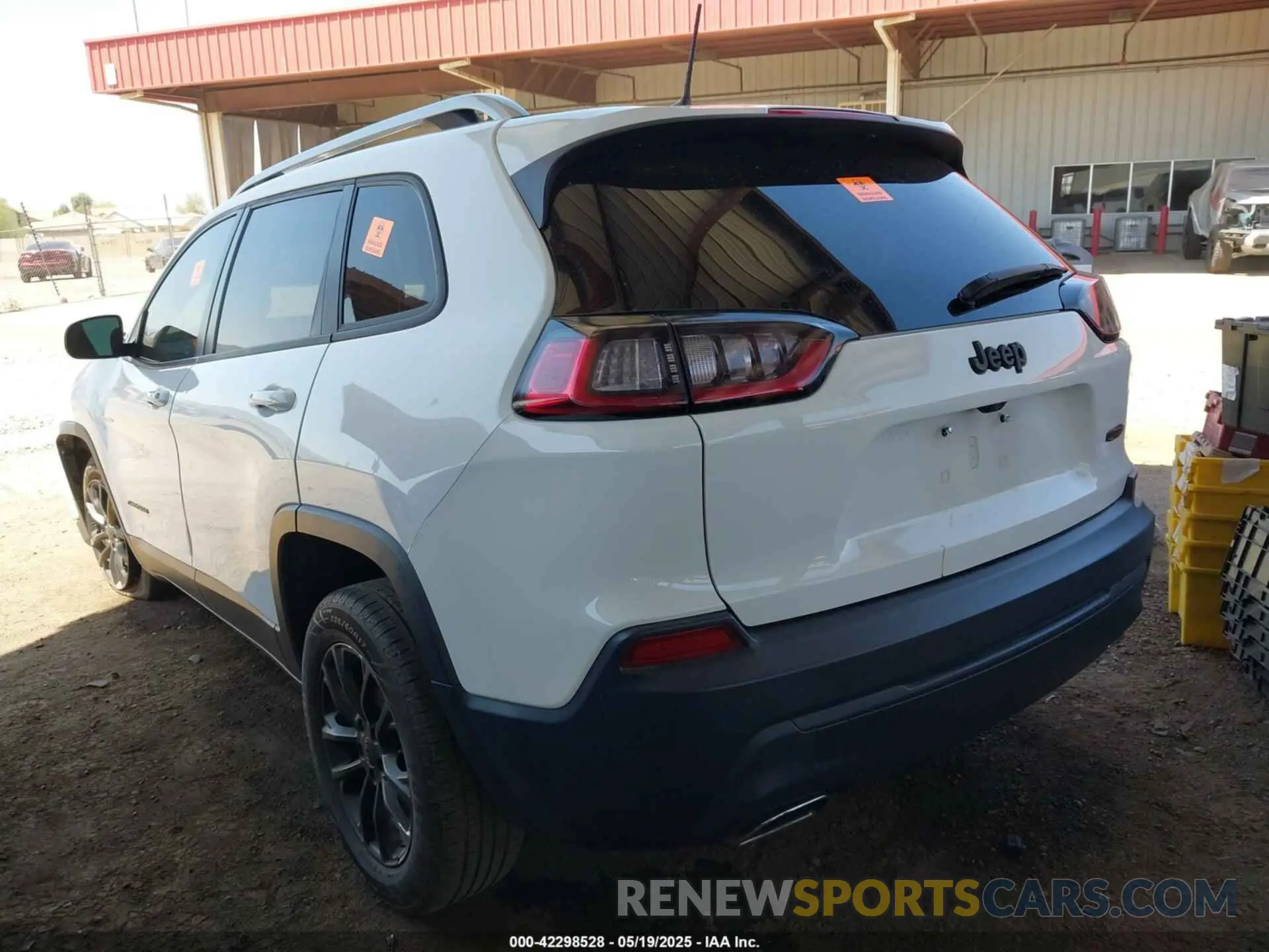 3 Photograph of a damaged car 1C4PJLLN9KD175492 JEEP CHEROKEE 2019