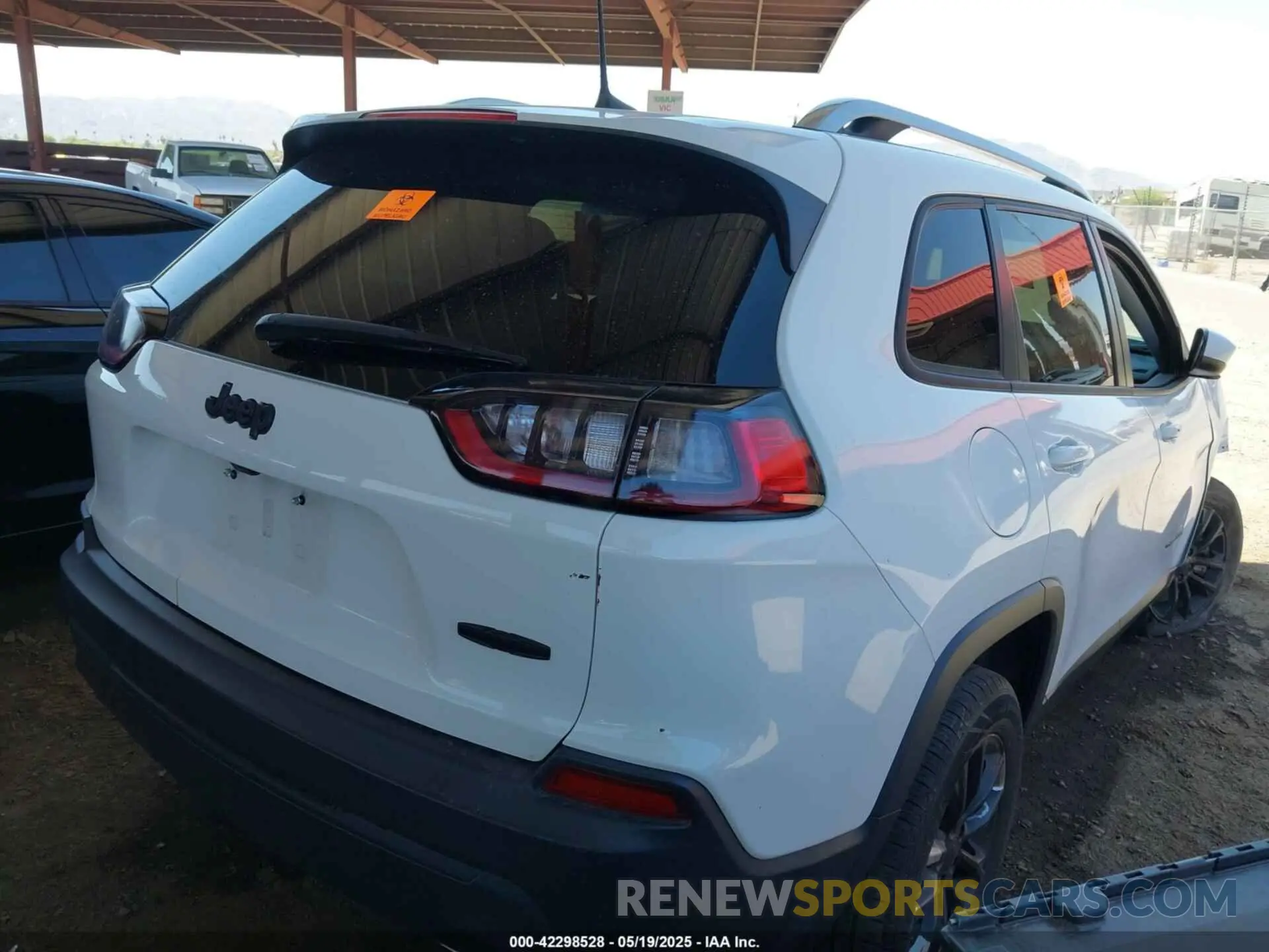 4 Photograph of a damaged car 1C4PJLLN9KD175492 JEEP CHEROKEE 2019