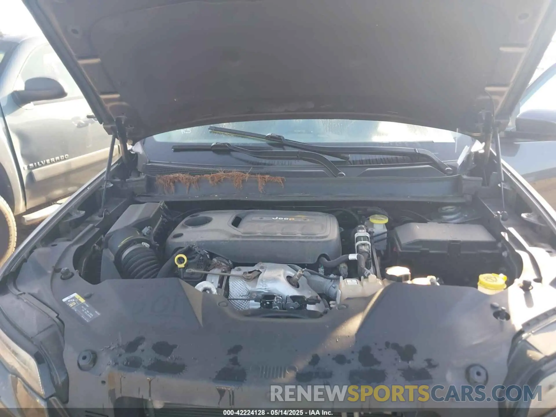 10 Photograph of a damaged car 1C4PJLLN9KD303312 JEEP CHEROKEE 2019