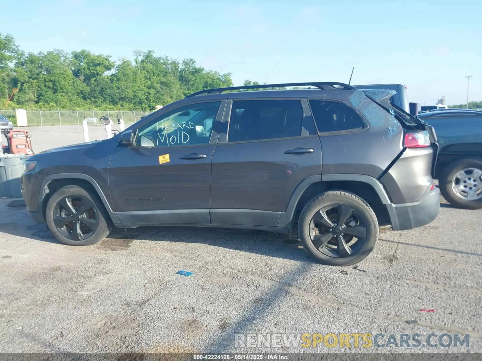 14 Photograph of a damaged car 1C4PJLLN9KD303312 JEEP CHEROKEE 2019