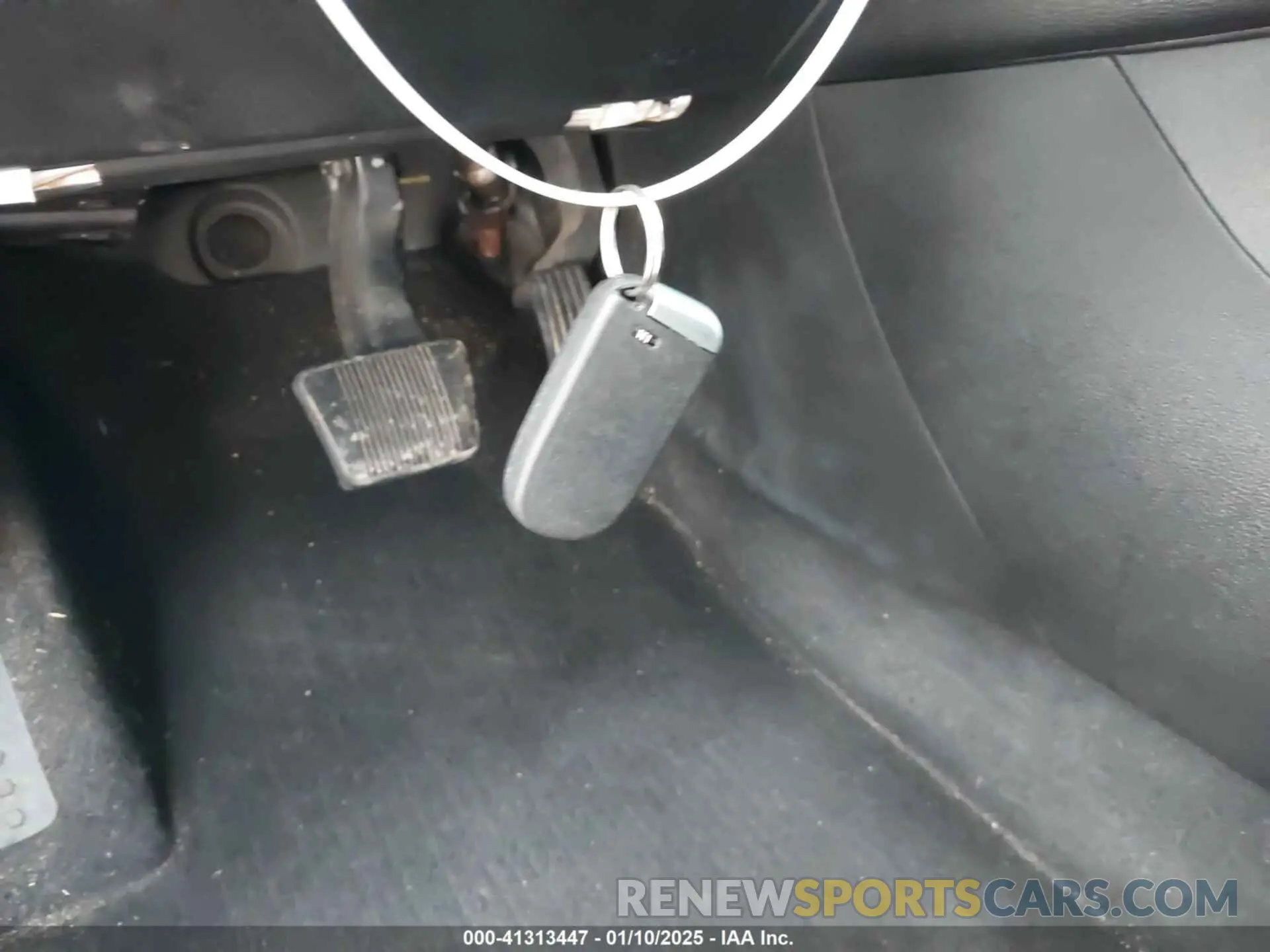 11 Photograph of a damaged car 1C4PJLLX1KD241874 JEEP CHEROKEE 2019