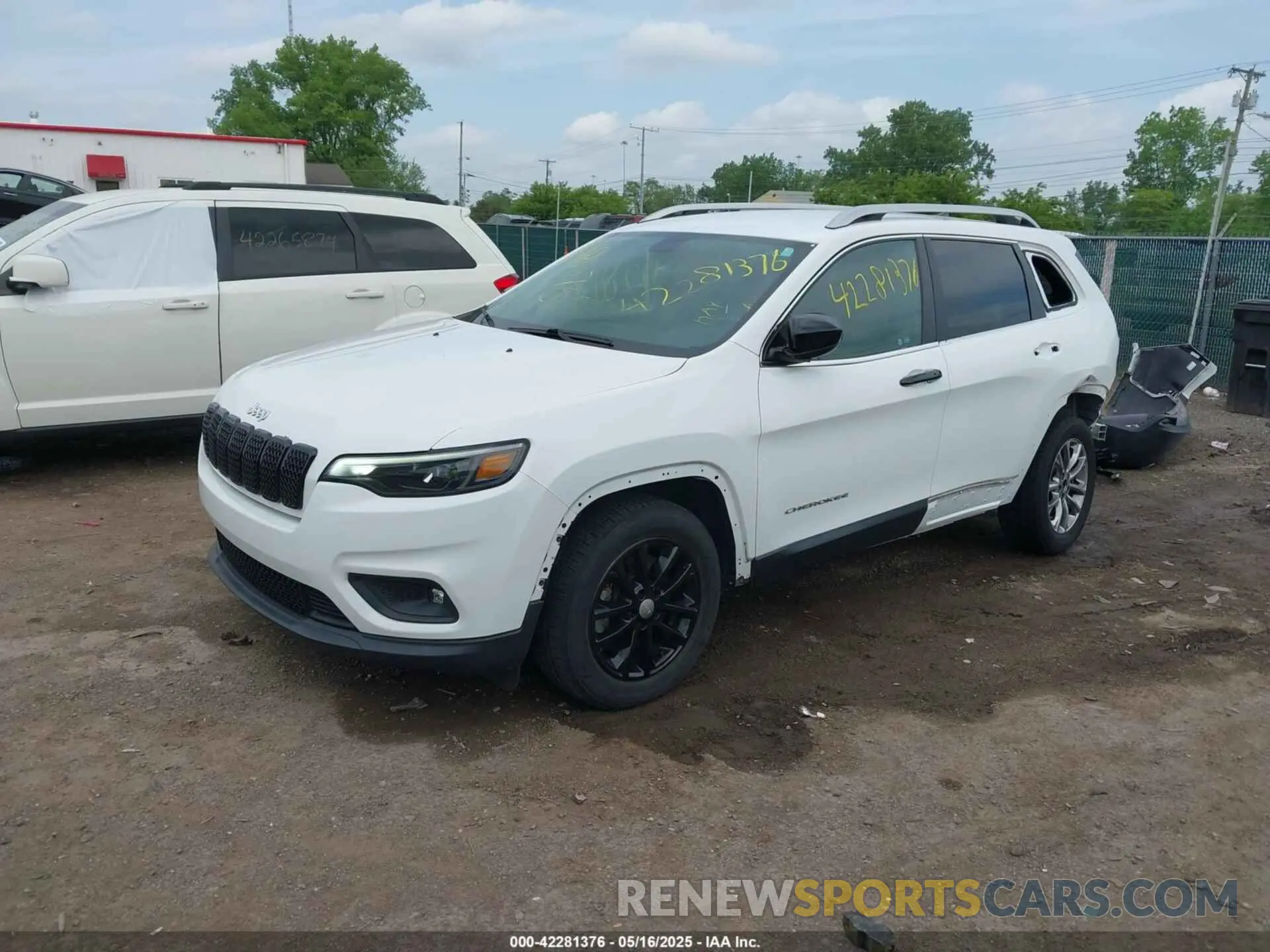 2 Photograph of a damaged car 1C4PJLLX8KD160404 JEEP CHEROKEE 2019