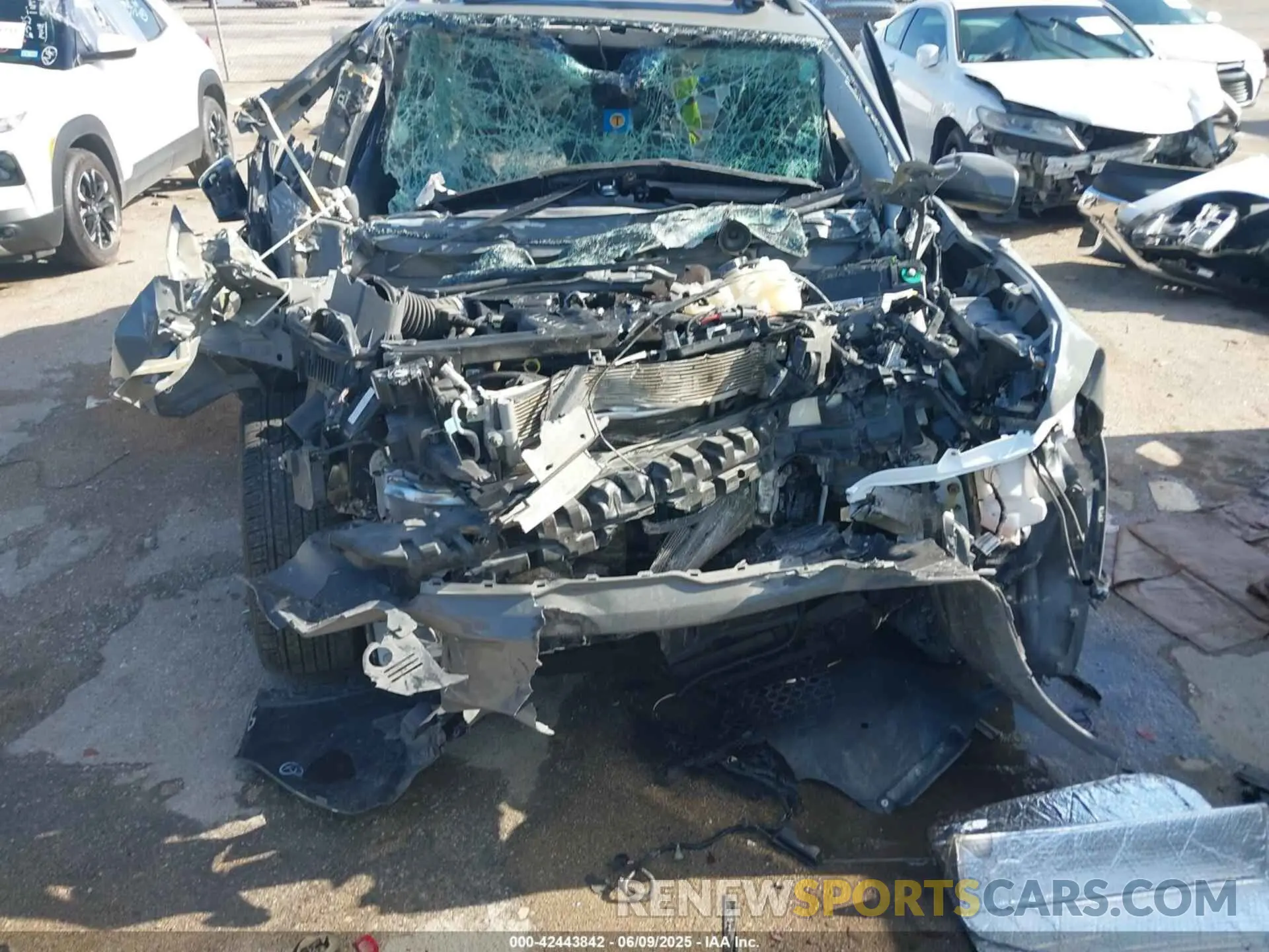 12 Photograph of a damaged car 1C4PJLLX8KD343253 JEEP CHEROKEE 2019
