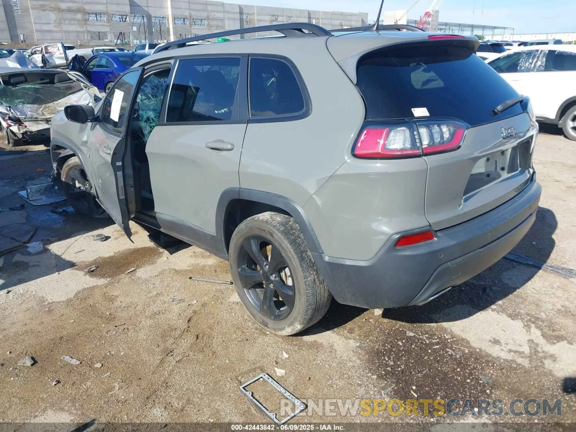 3 Photograph of a damaged car 1C4PJLLX8KD343253 JEEP CHEROKEE 2019