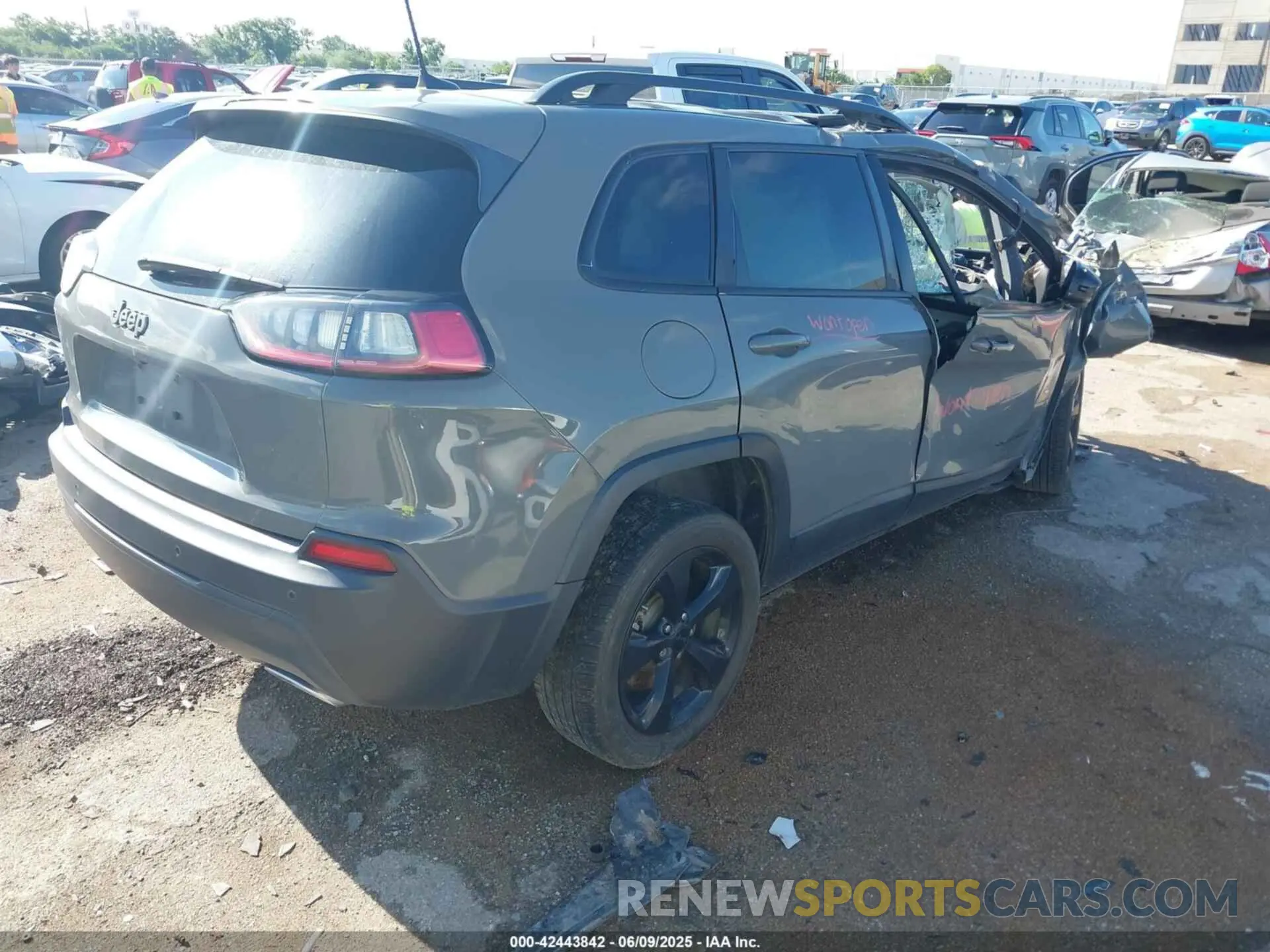 4 Photograph of a damaged car 1C4PJLLX8KD343253 JEEP CHEROKEE 2019