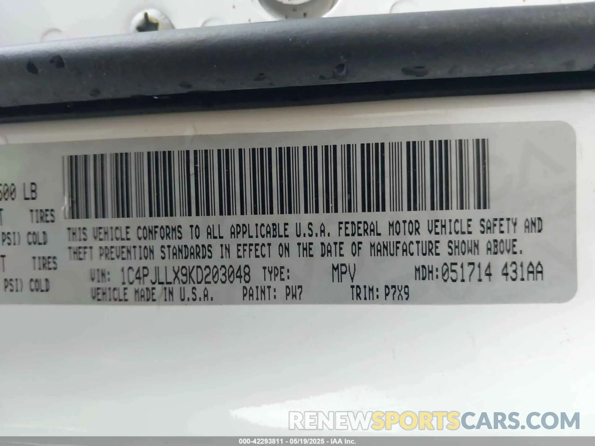 9 Photograph of a damaged car 1C4PJLLX9KD203048 JEEP CHEROKEE 2019