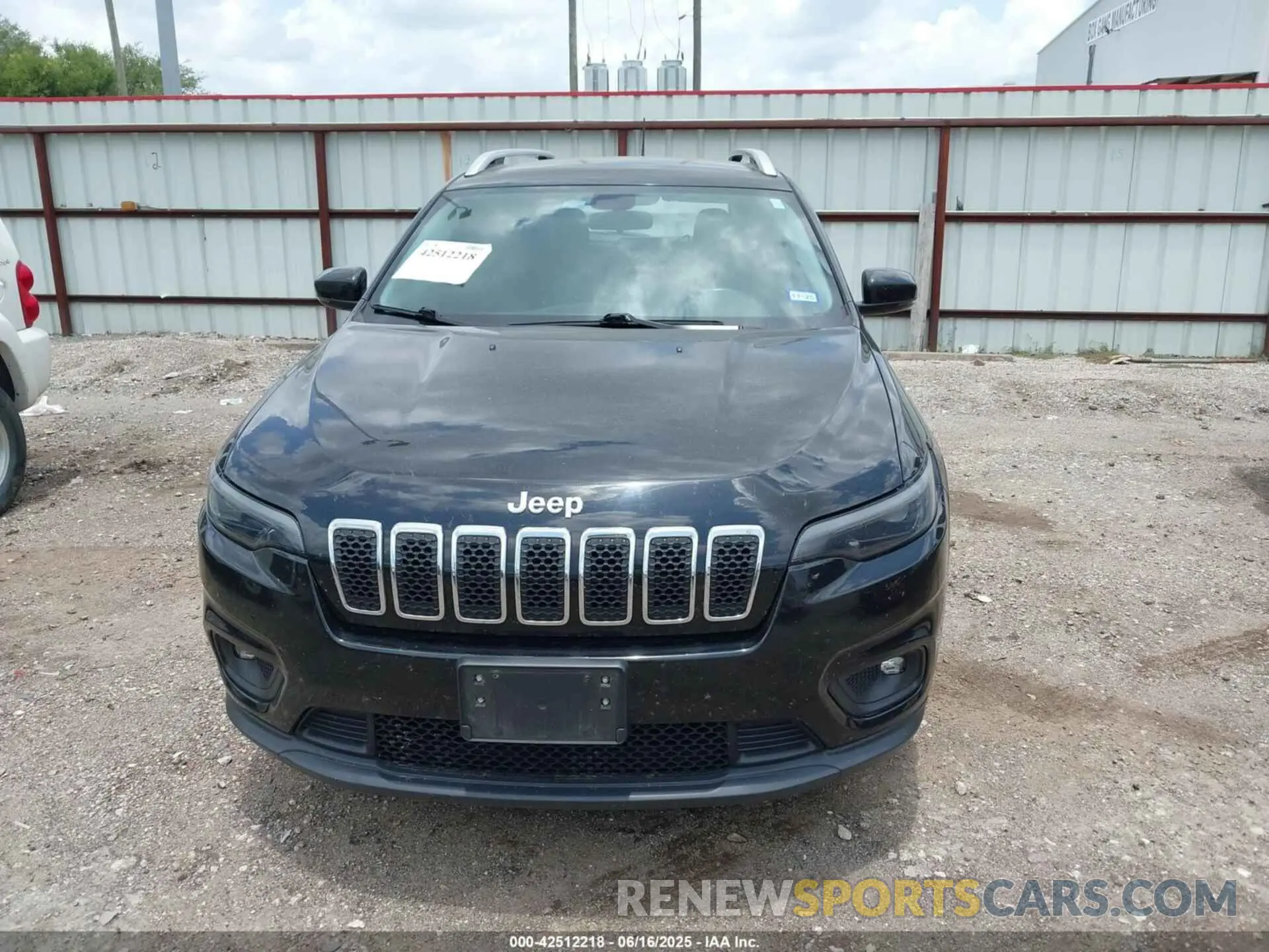 12 Photograph of a damaged car 1C4PJLLX9KD333220 JEEP CHEROKEE 2019
