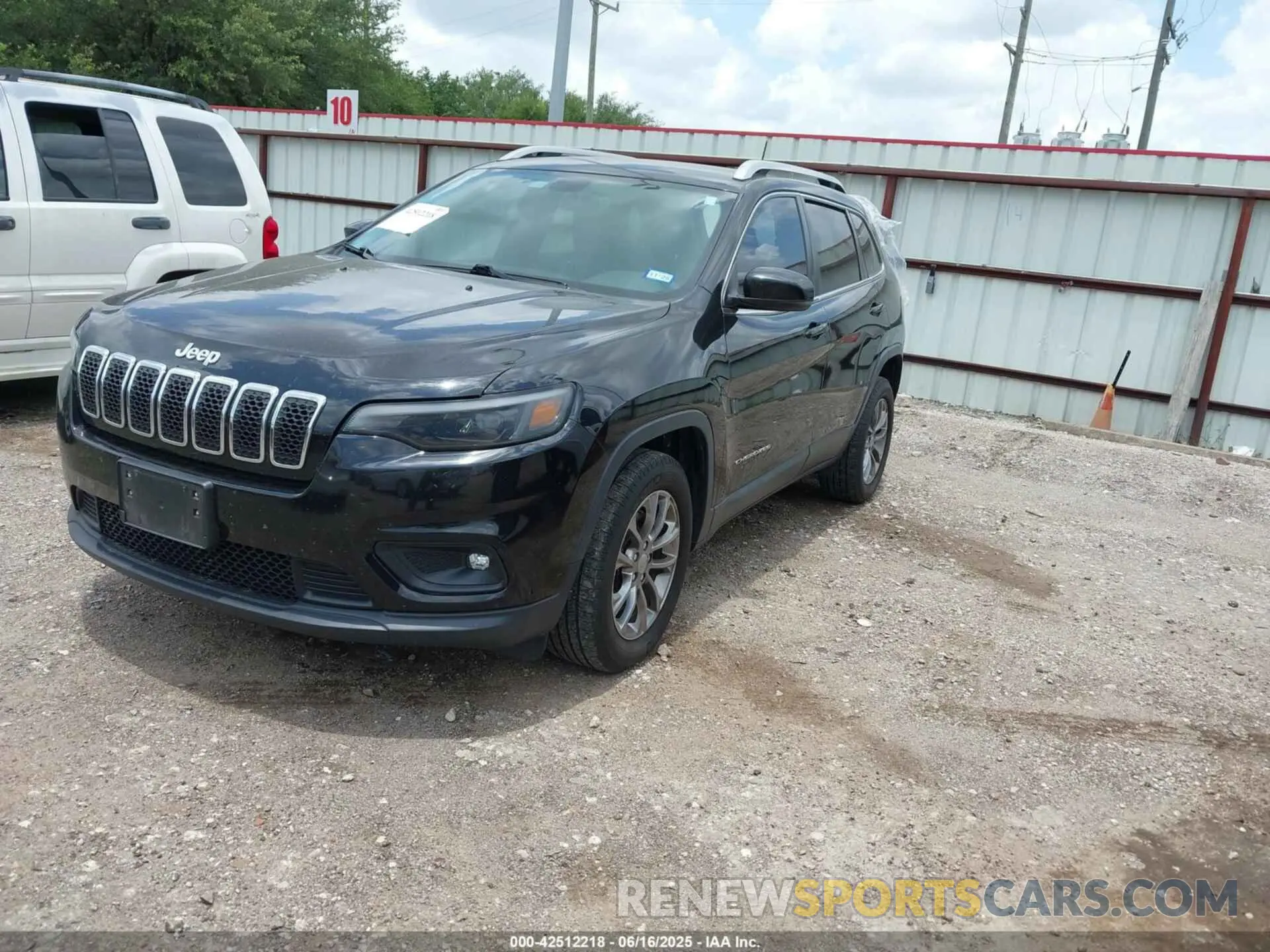 2 Photograph of a damaged car 1C4PJLLX9KD333220 JEEP CHEROKEE 2019