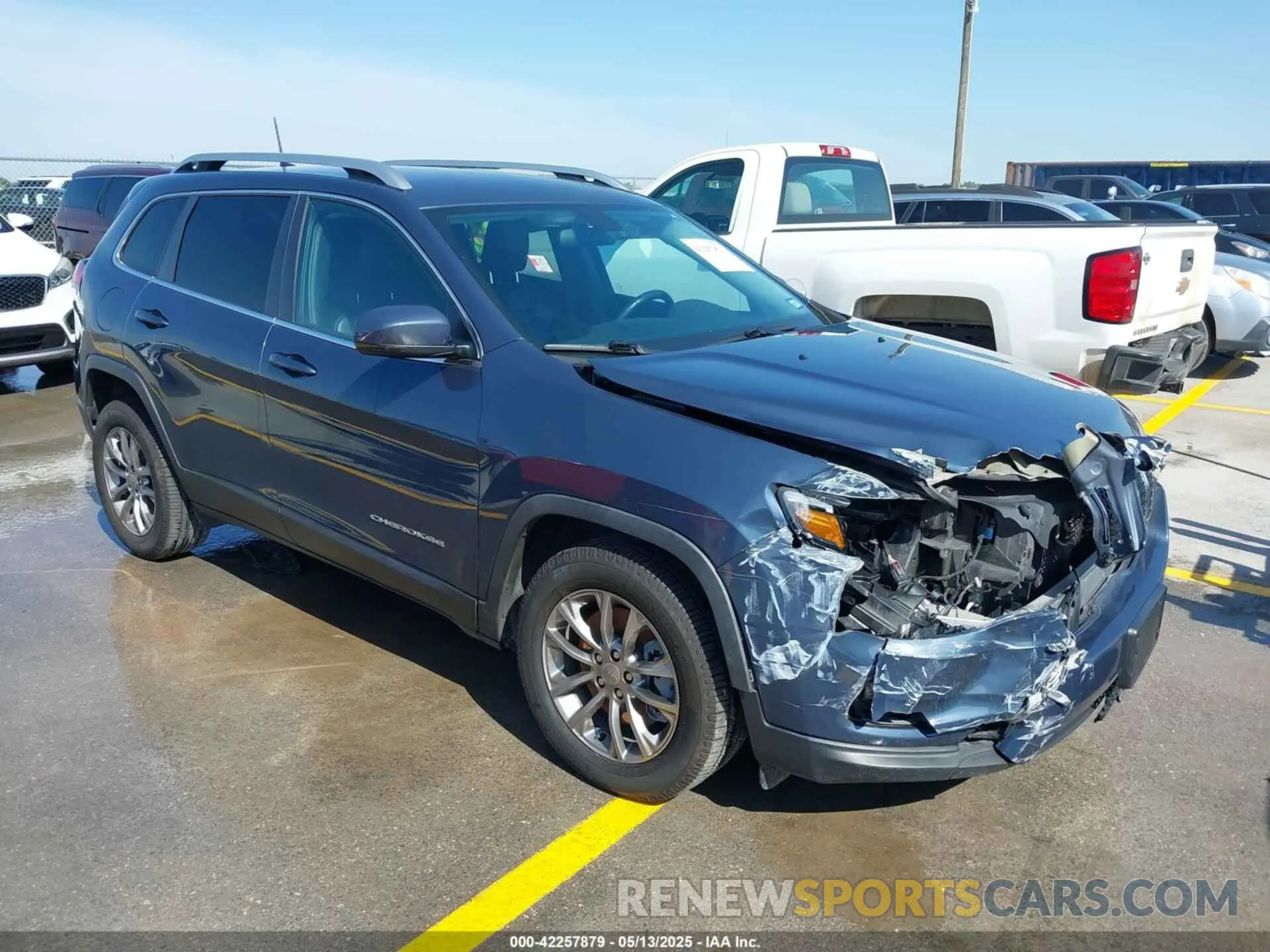 1 Photograph of a damaged car 1C4PJLLX9KD469704 JEEP CHEROKEE 2019