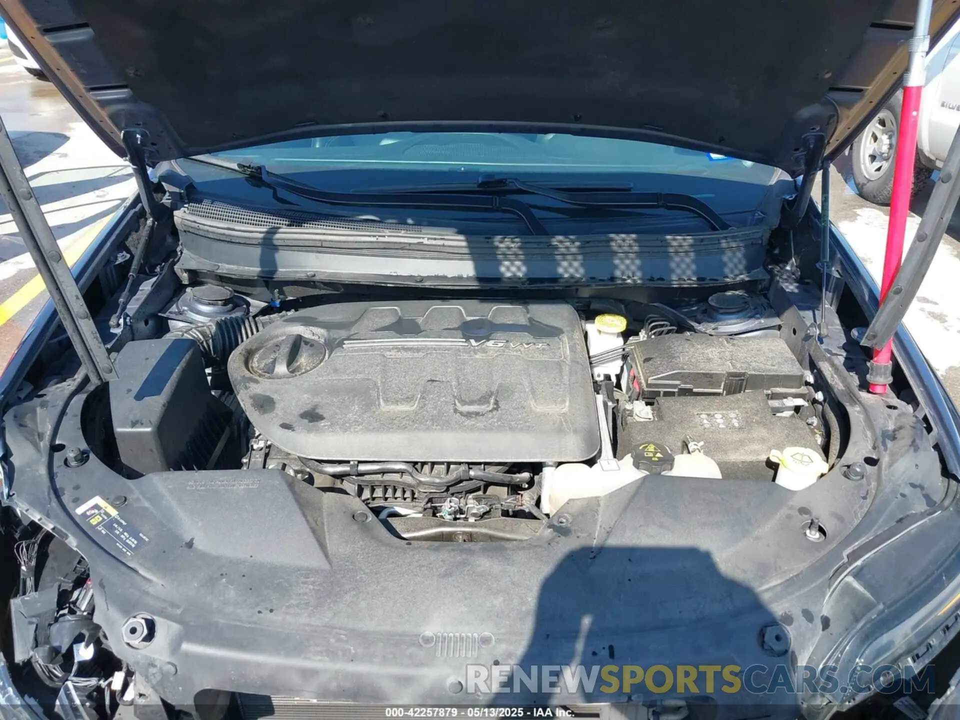 10 Photograph of a damaged car 1C4PJLLX9KD469704 JEEP CHEROKEE 2019
