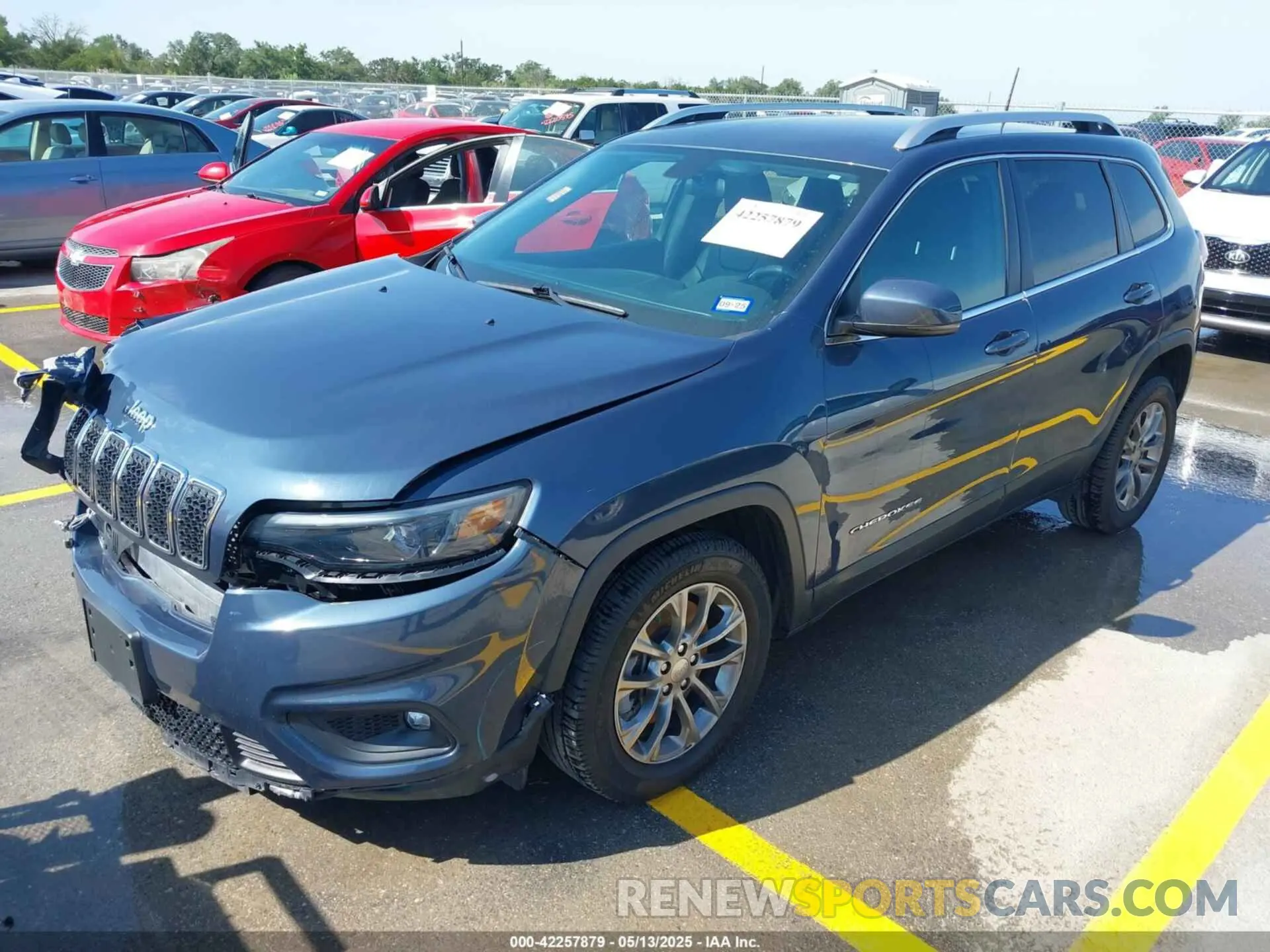 2 Photograph of a damaged car 1C4PJLLX9KD469704 JEEP CHEROKEE 2019