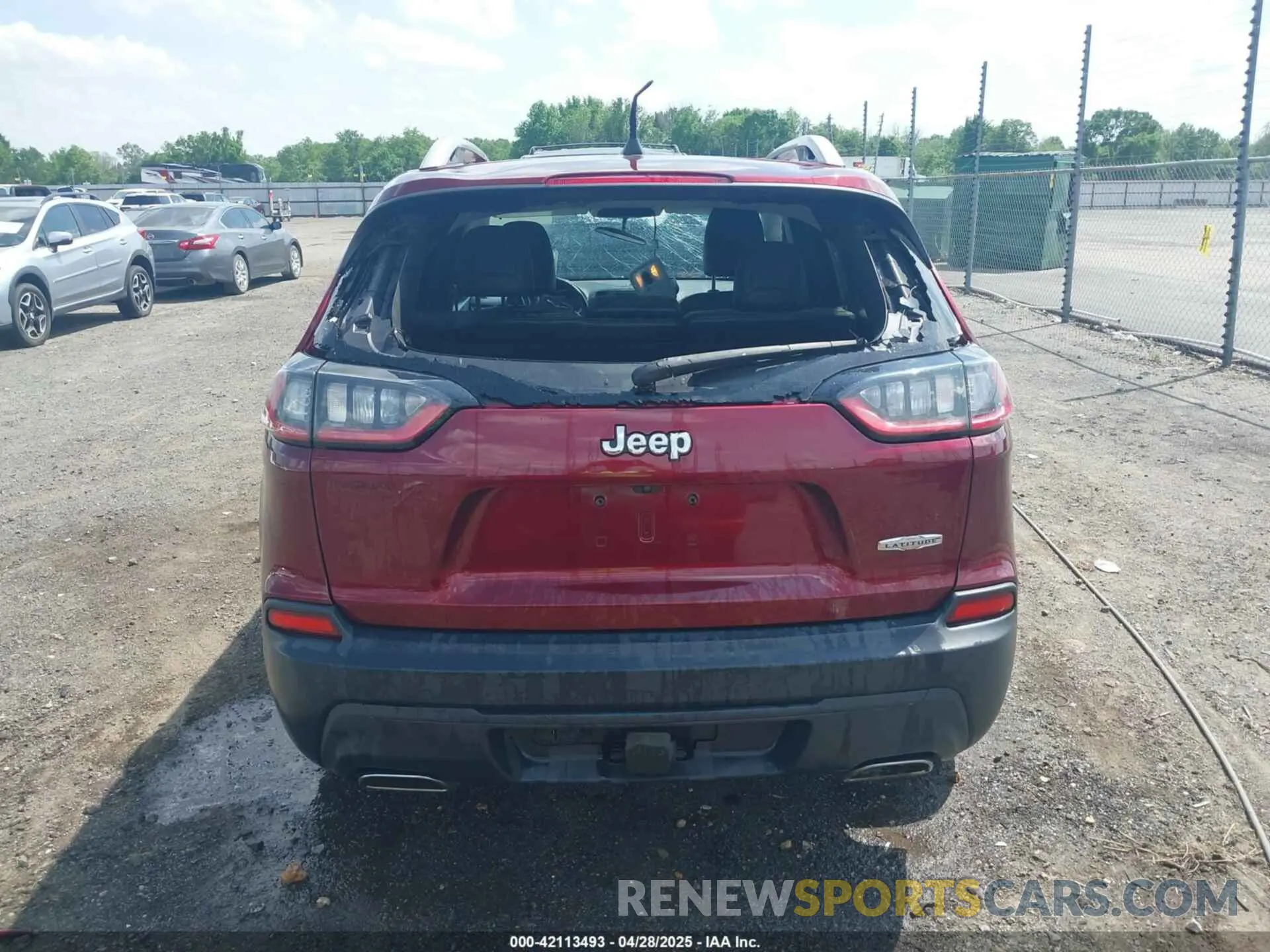 16 Photograph of a damaged car 1C4PJLLXXKD132846 JEEP CHEROKEE 2019