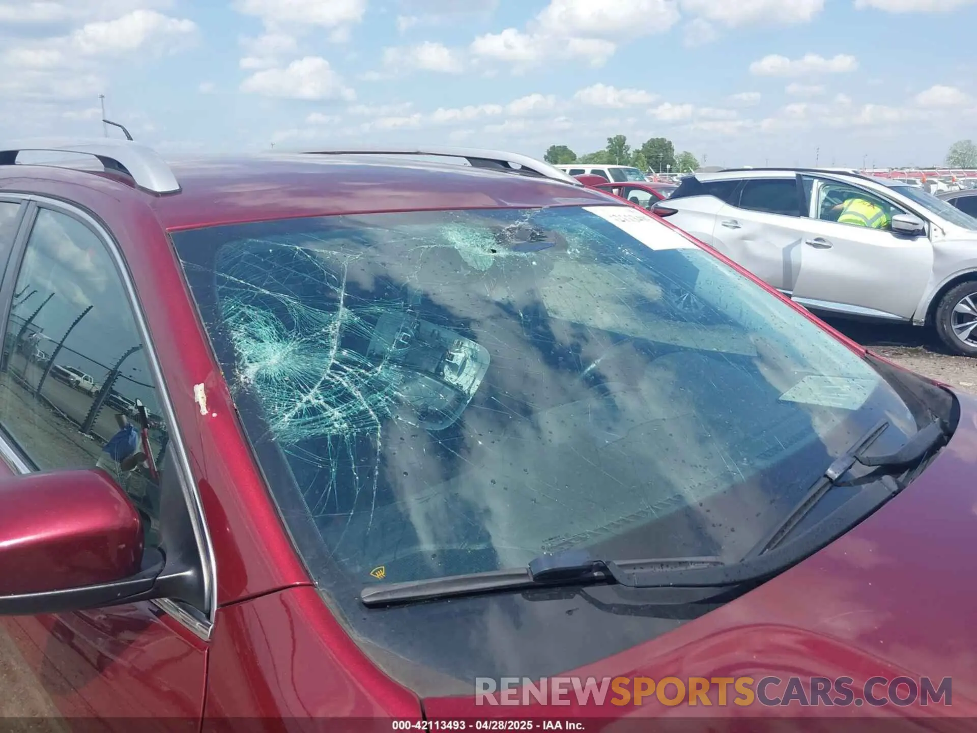 18 Photograph of a damaged car 1C4PJLLXXKD132846 JEEP CHEROKEE 2019
