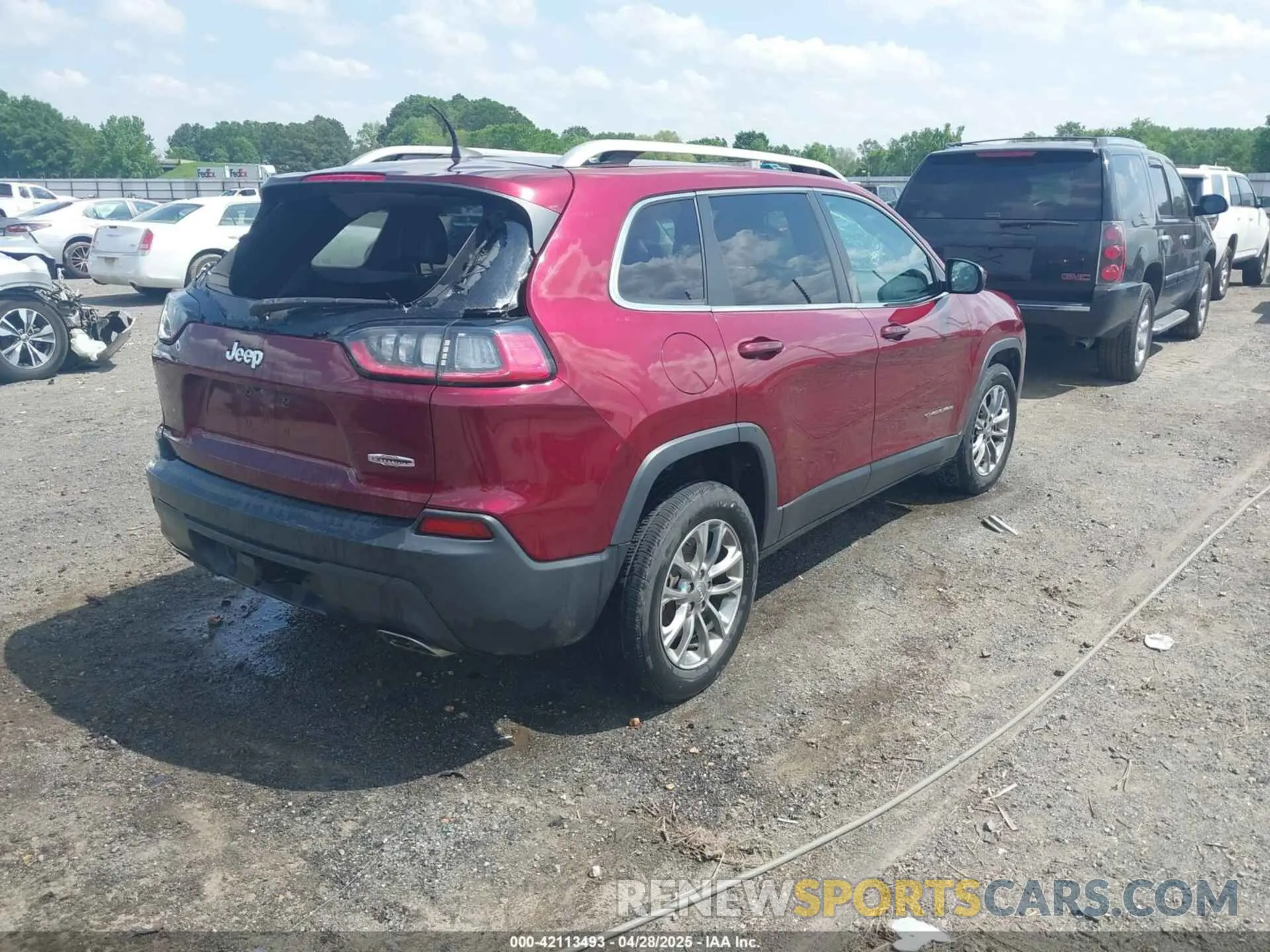 4 Photograph of a damaged car 1C4PJLLXXKD132846 JEEP CHEROKEE 2019