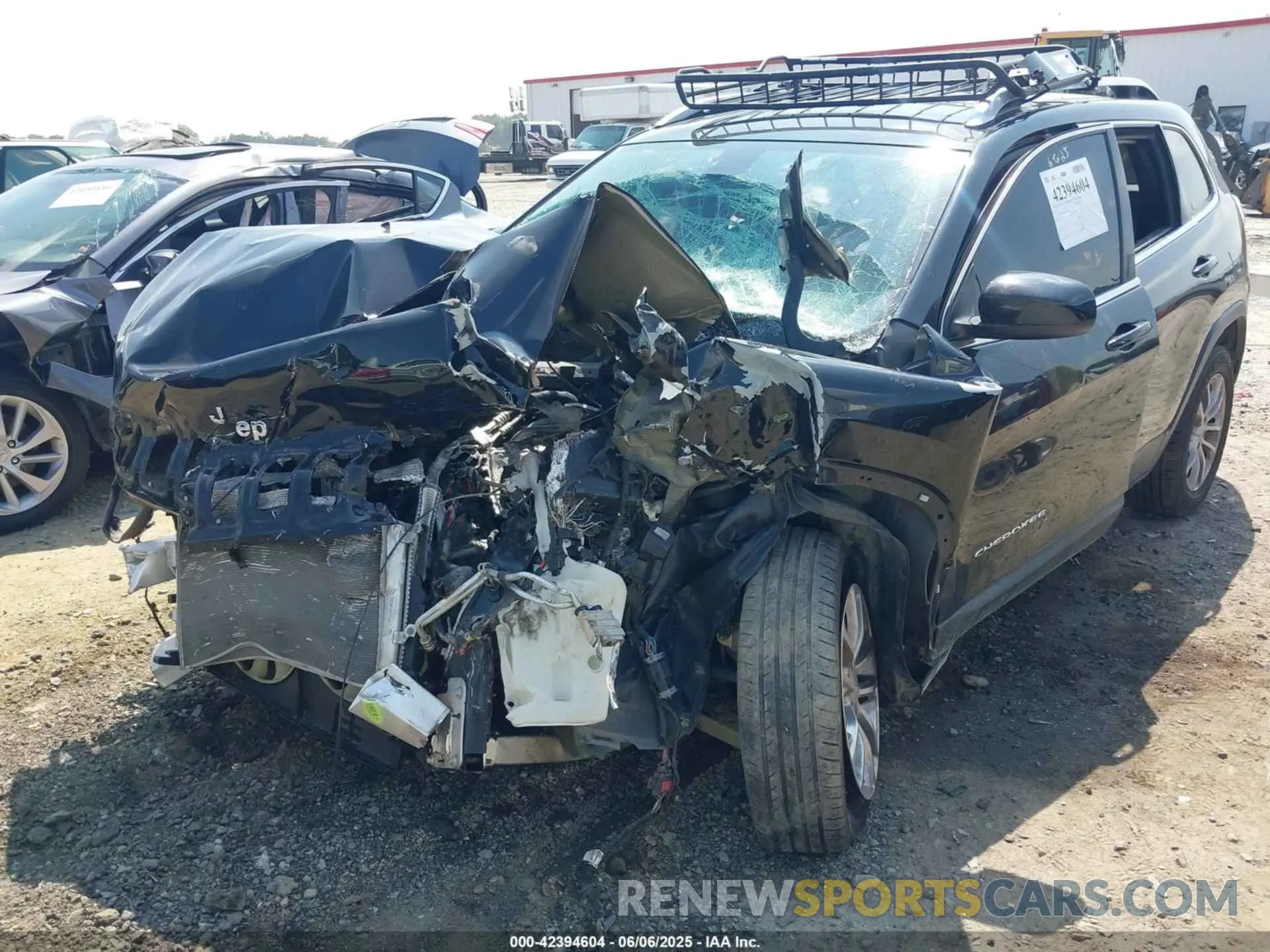 6 Photograph of a damaged car 1C4PJLLXXKD243039 JEEP CHEROKEE 2019