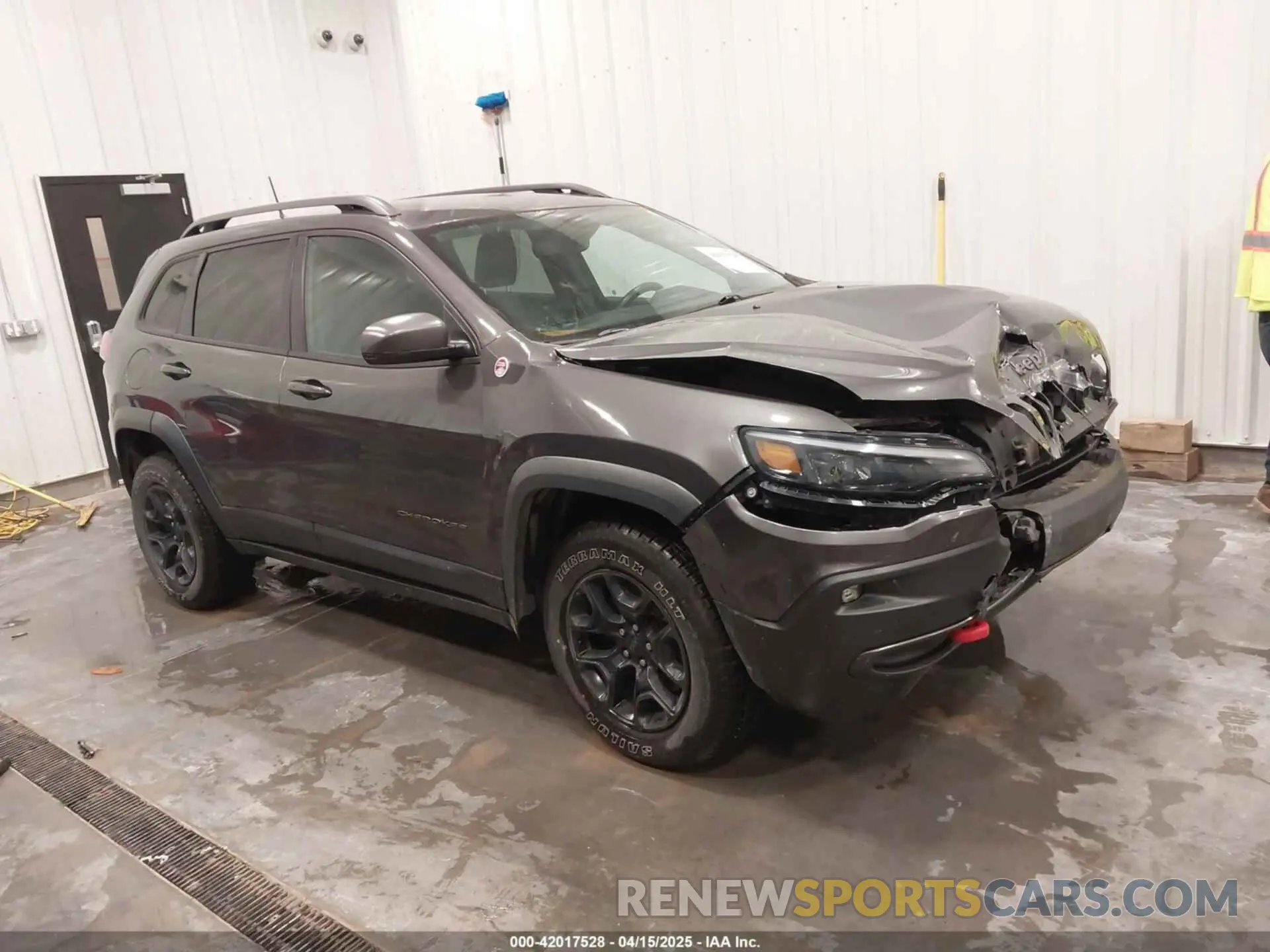 1 Photograph of a damaged car 1C4PJMBN2KD258303 JEEP CHEROKEE 2019