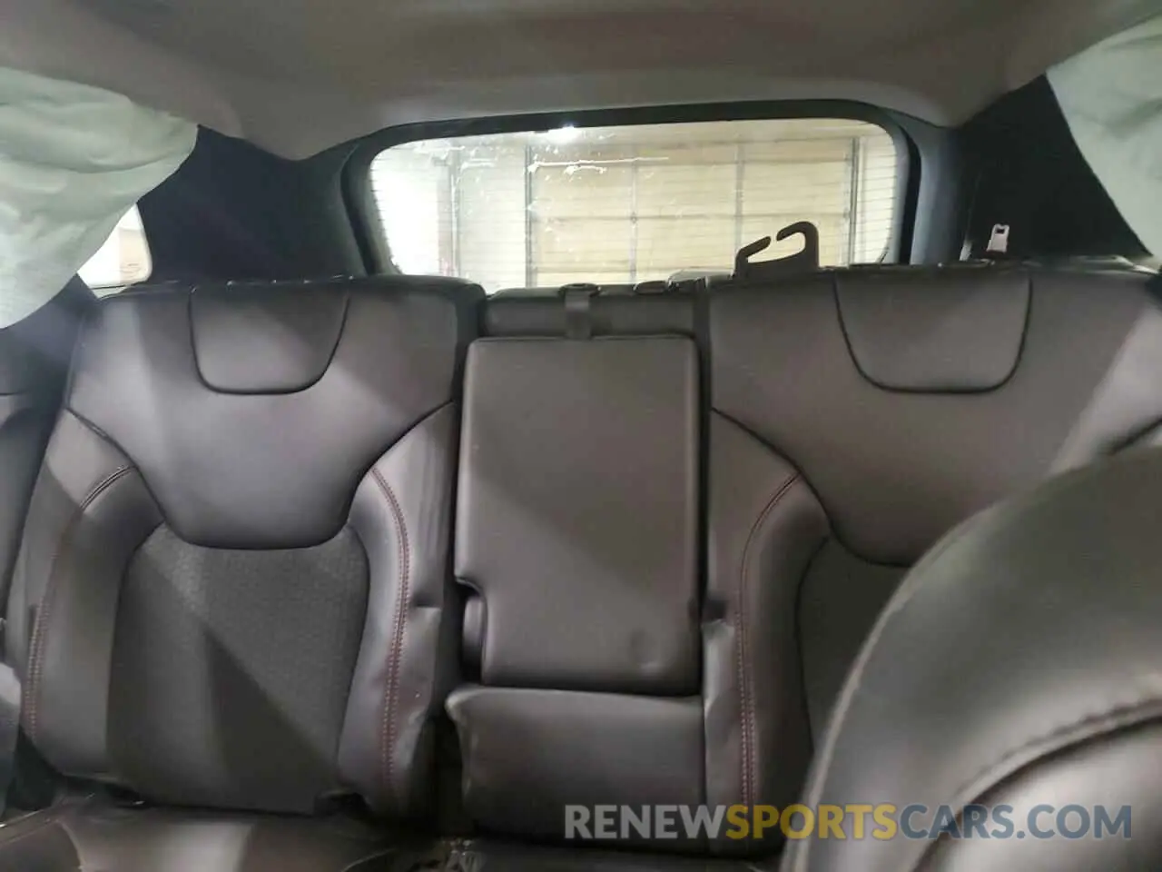 10 Photograph of a damaged car 1C4PJMBN2KD486964 JEEP CHEROKEE 2019