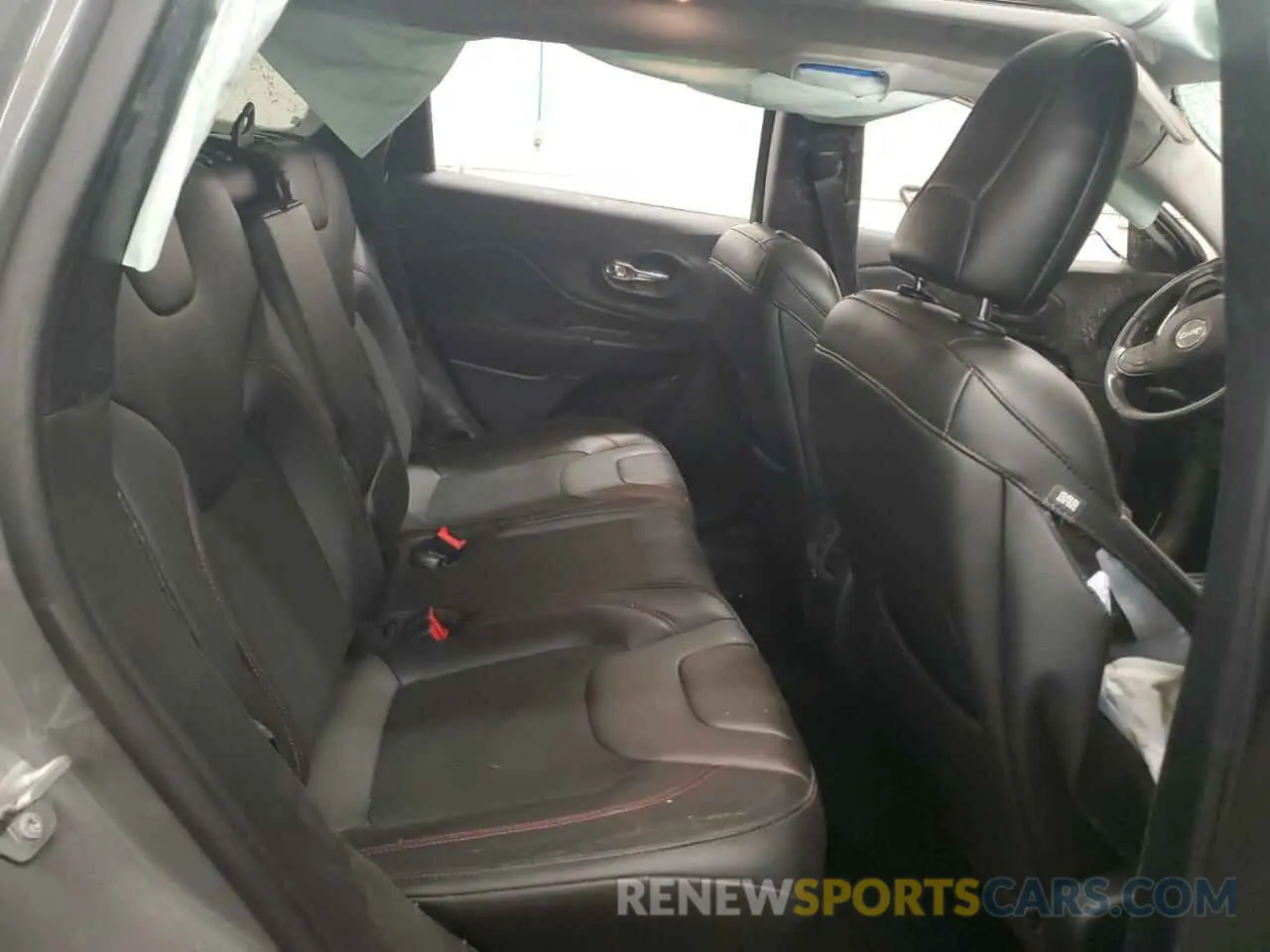 11 Photograph of a damaged car 1C4PJMBN2KD486964 JEEP CHEROKEE 2019