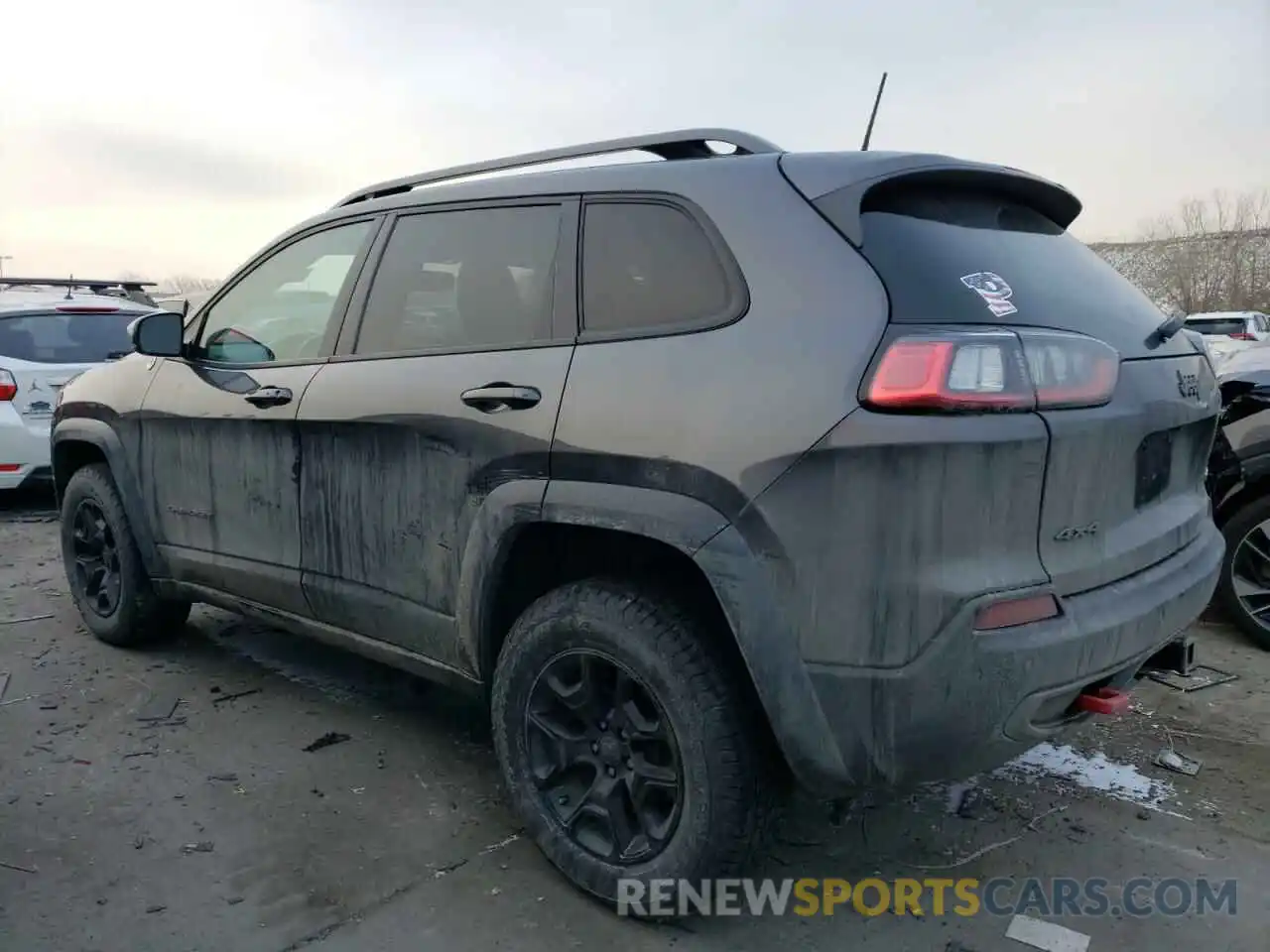 2 Photograph of a damaged car 1C4PJMBN5KD143033 JEEP CHEROKEE 2019