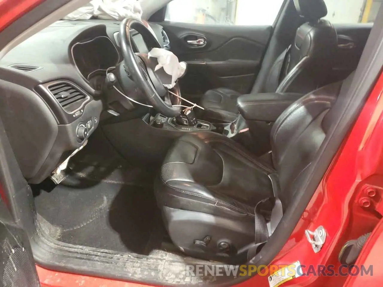 7 Photograph of a damaged car 1C4PJMBN8KD315278 JEEP CHEROKEE 2019