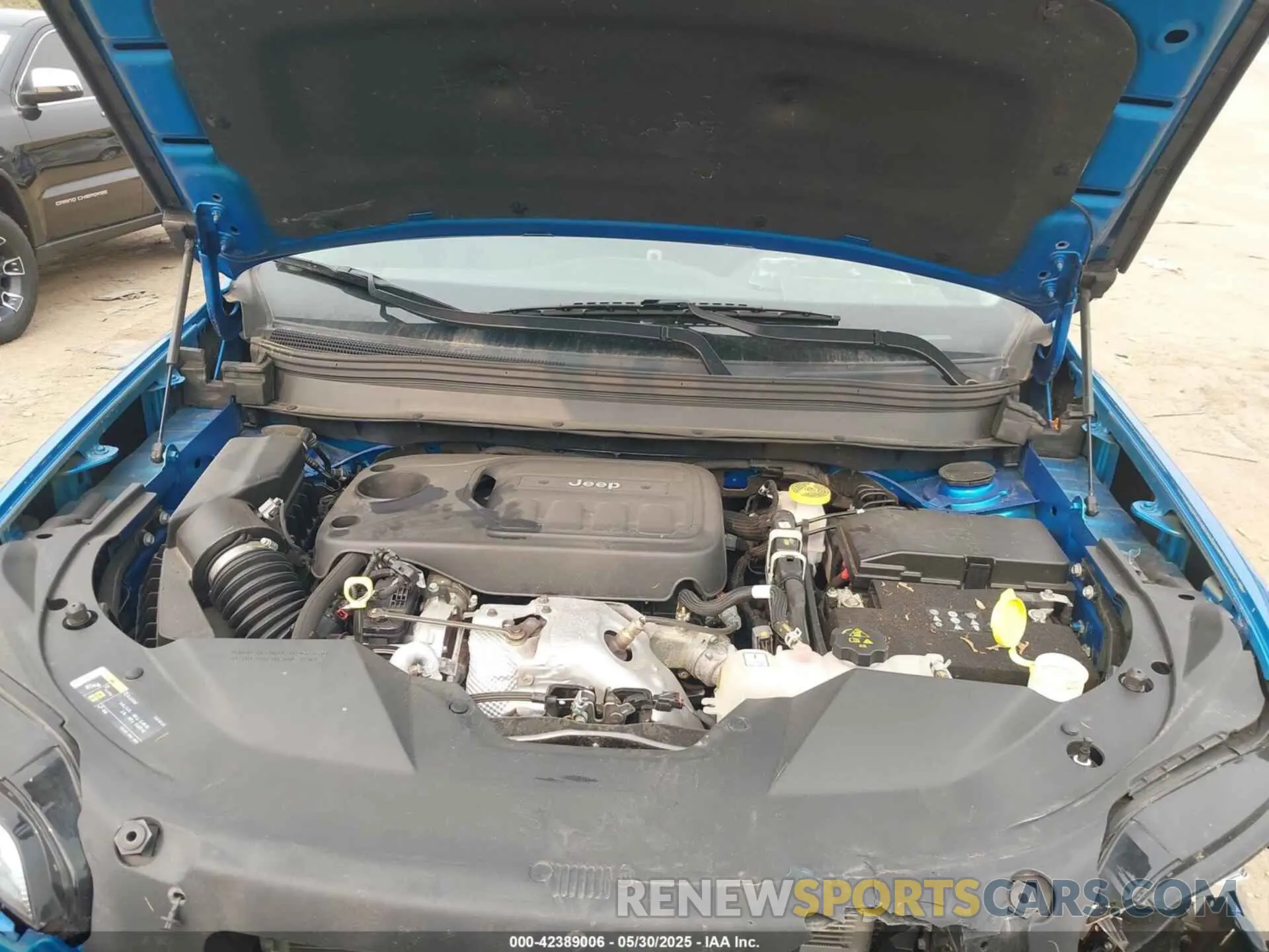 10 Photograph of a damaged car 1C4PJMBN9KD258508 JEEP CHEROKEE 2019