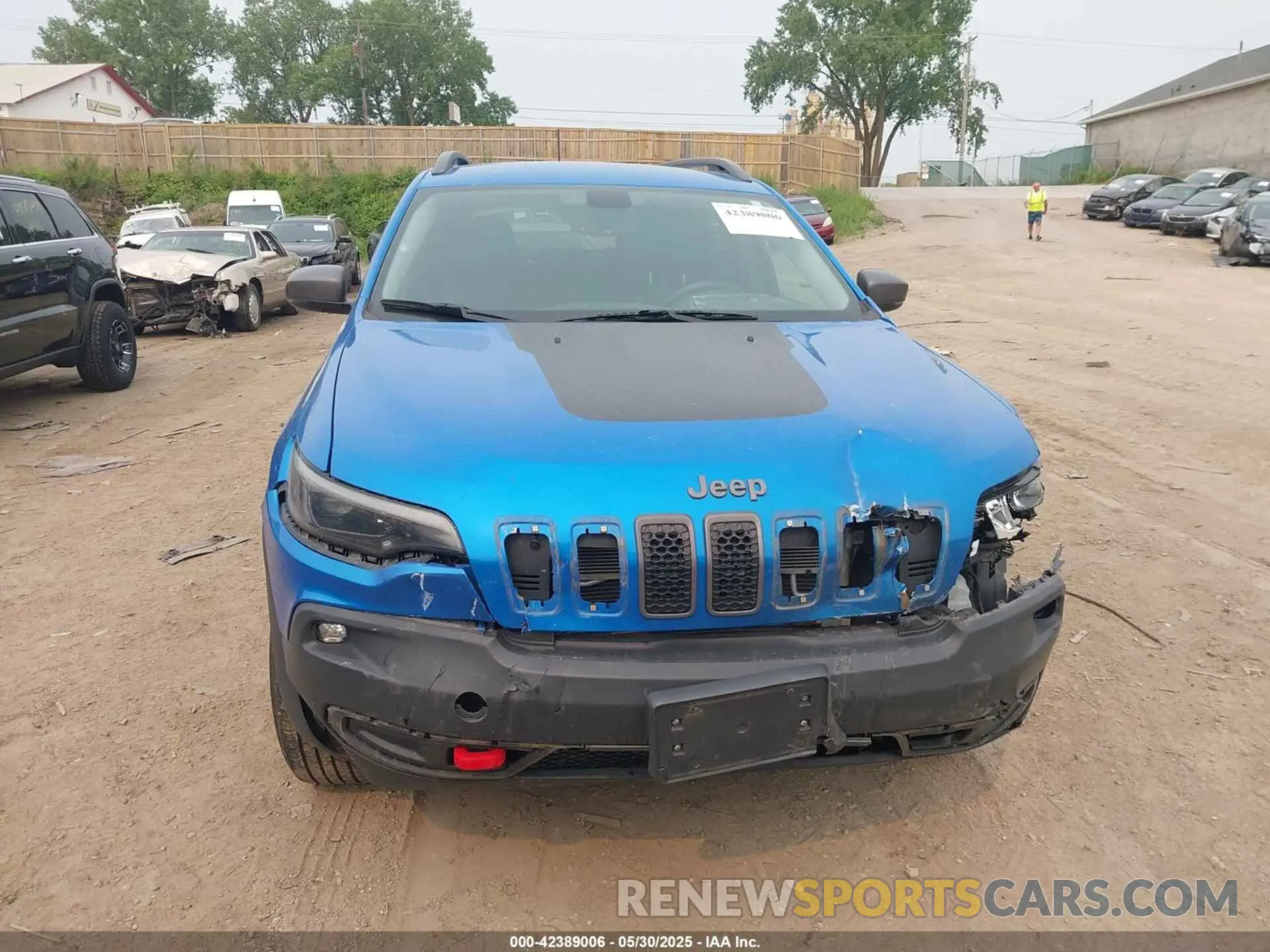 12 Photograph of a damaged car 1C4PJMBN9KD258508 JEEP CHEROKEE 2019
