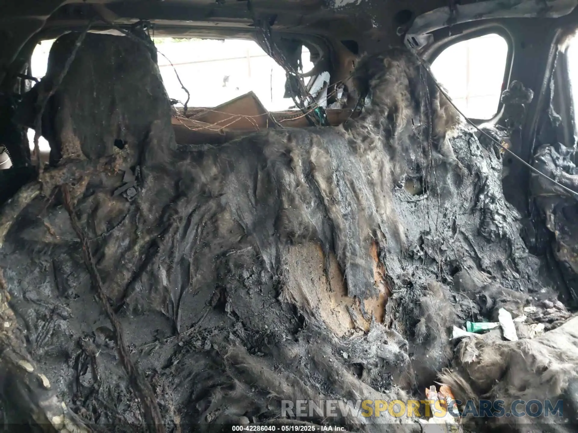 8 Photograph of a damaged car 1C4PJMBNXKD311748 JEEP CHEROKEE 2019