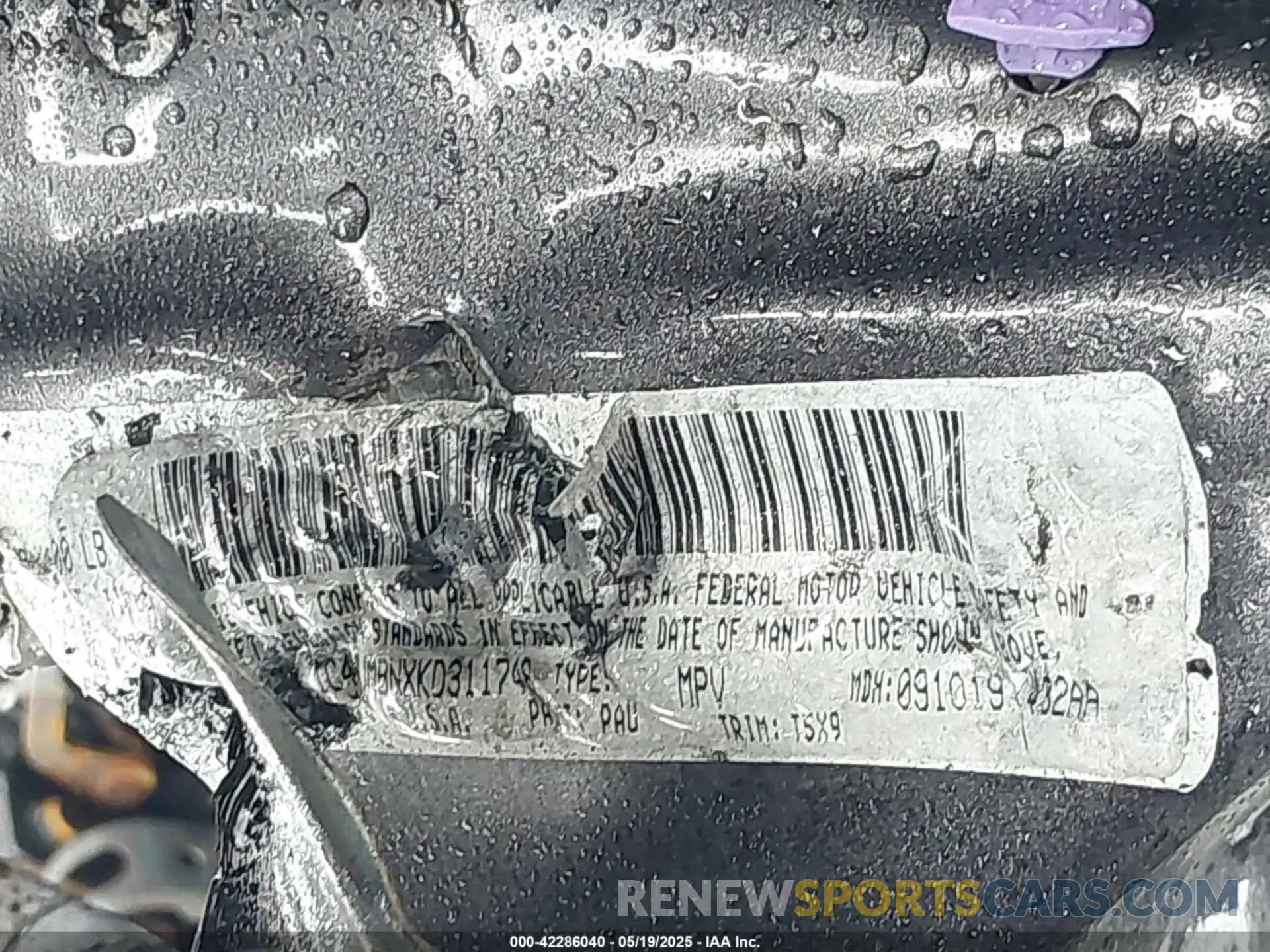 9 Photograph of a damaged car 1C4PJMBNXKD311748 JEEP CHEROKEE 2019