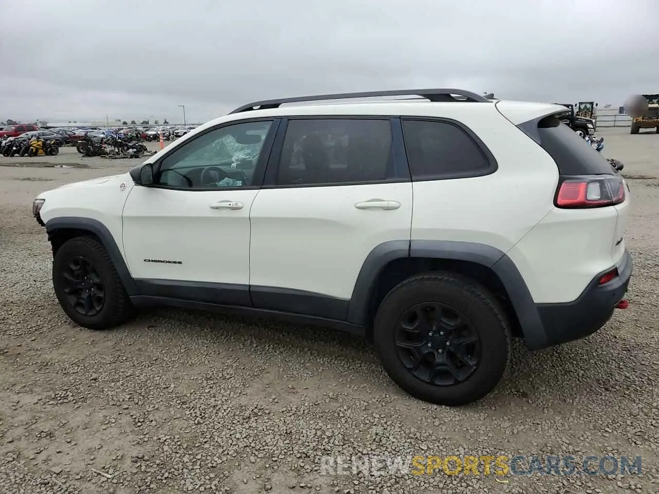 2 Photograph of a damaged car 1C4PJMBX0KD127324 JEEP CHEROKEE 2019