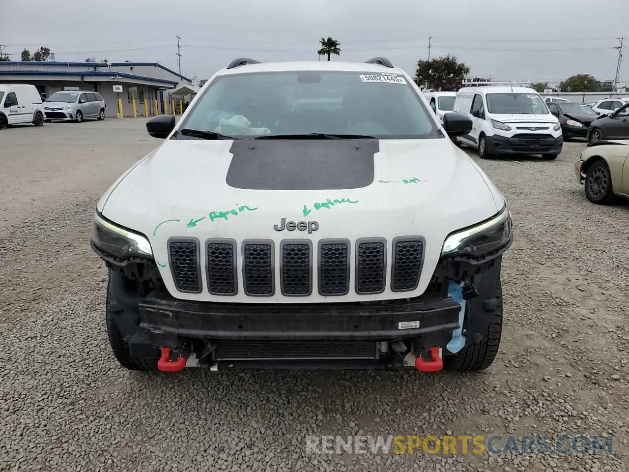 5 Photograph of a damaged car 1C4PJMBX0KD127324 JEEP CHEROKEE 2019