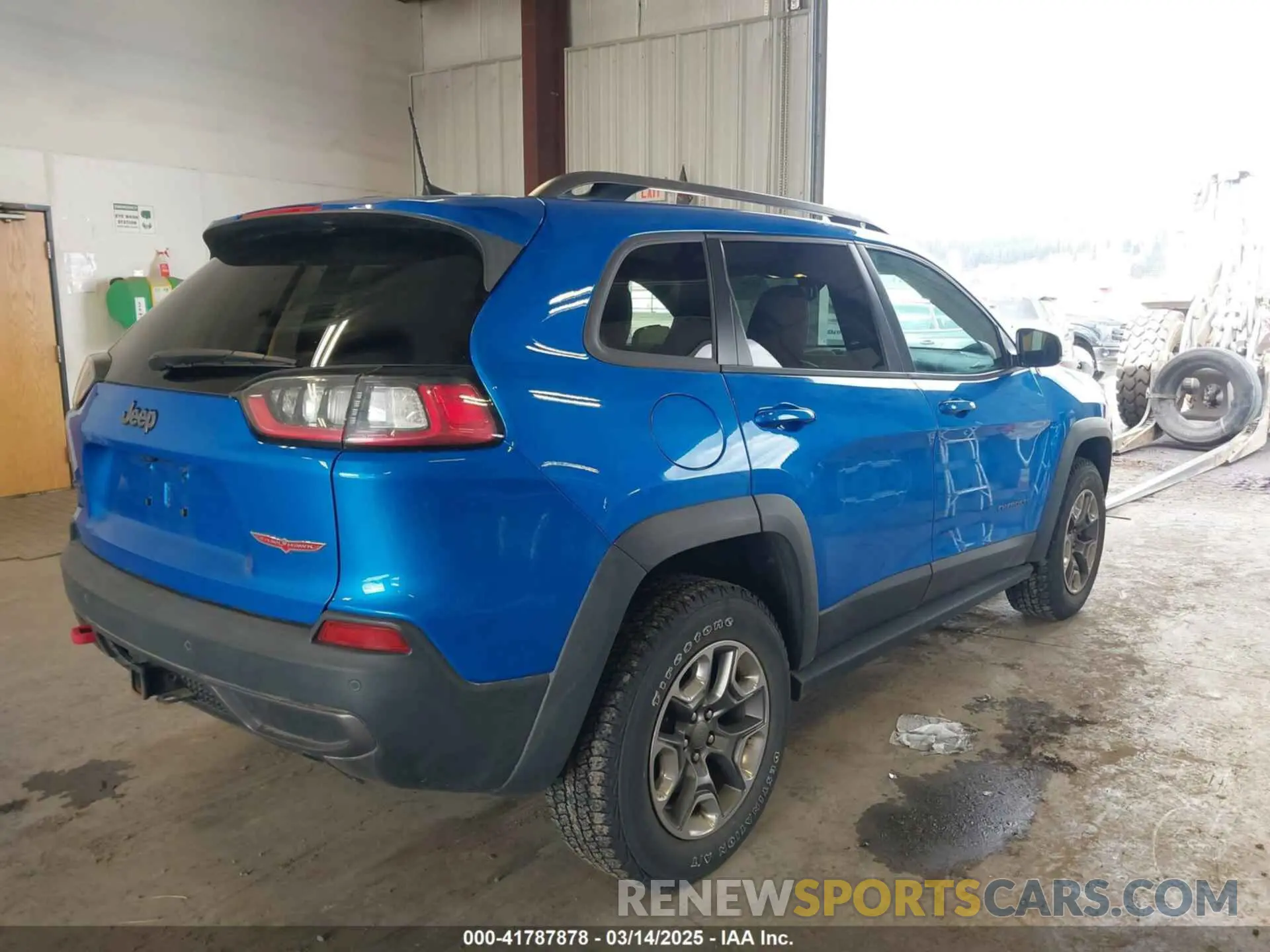 4 Photograph of a damaged car 1C4PJMBX0KD168097 JEEP CHEROKEE 2019