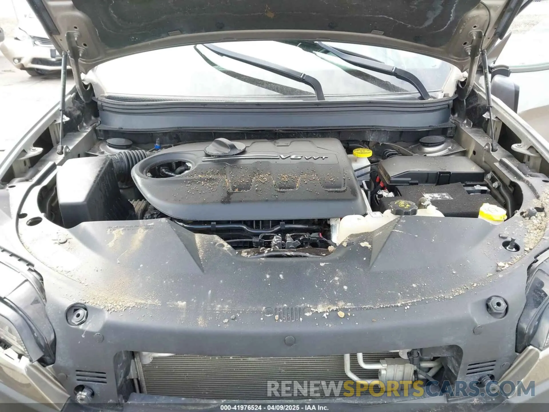 10 Photograph of a damaged car 1C4PJMBX0KD437411 JEEP CHEROKEE 2019