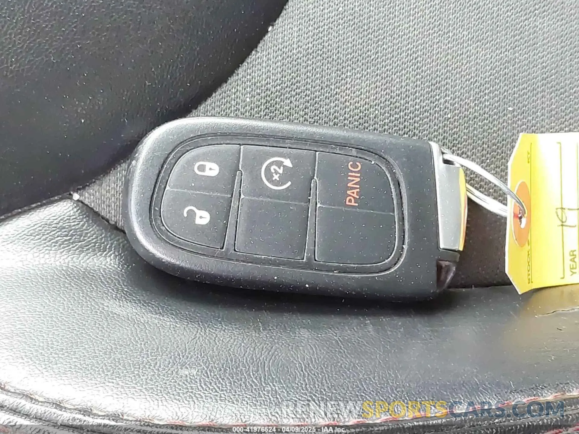 11 Photograph of a damaged car 1C4PJMBX0KD437411 JEEP CHEROKEE 2019