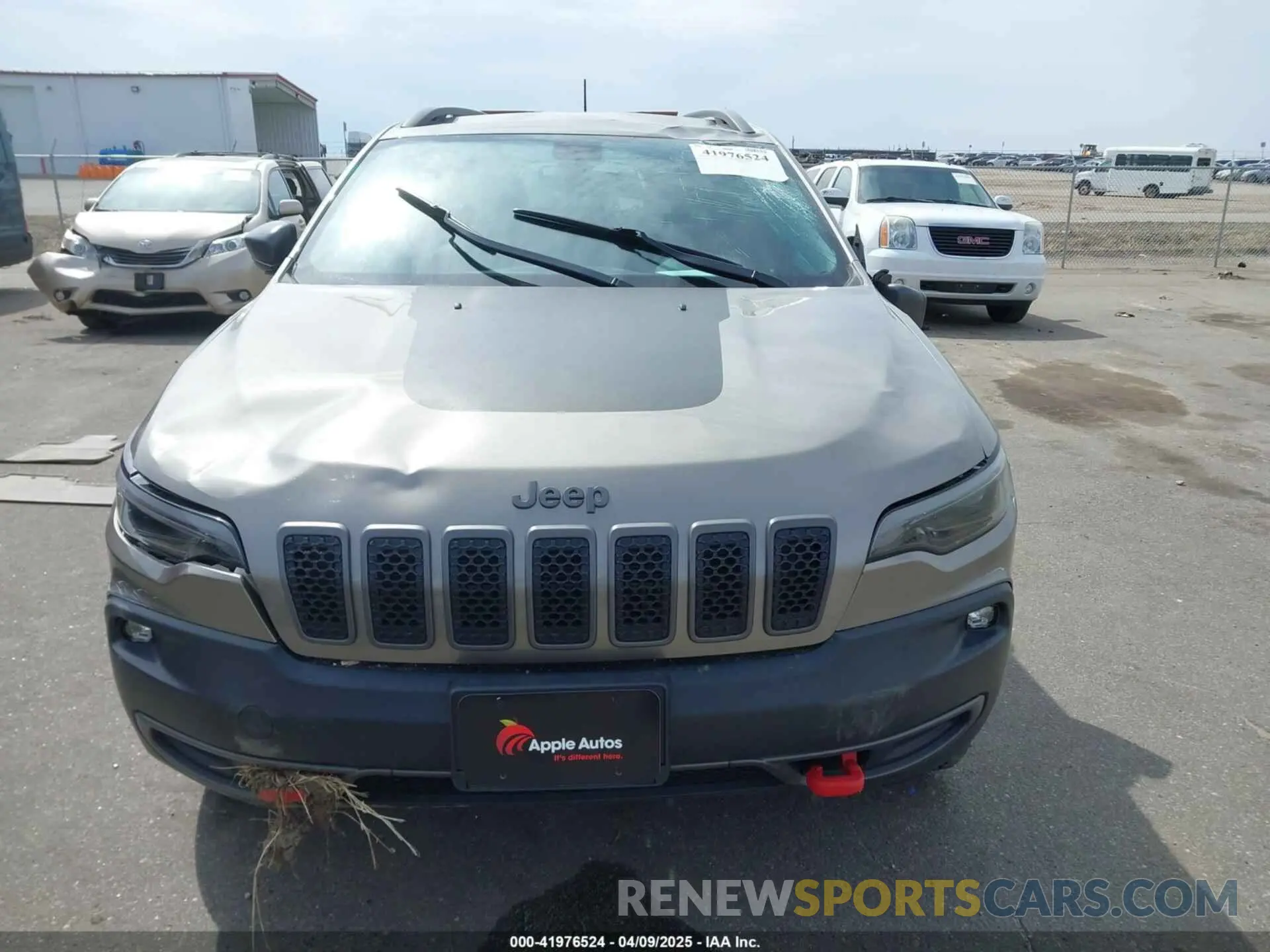 12 Photograph of a damaged car 1C4PJMBX0KD437411 JEEP CHEROKEE 2019