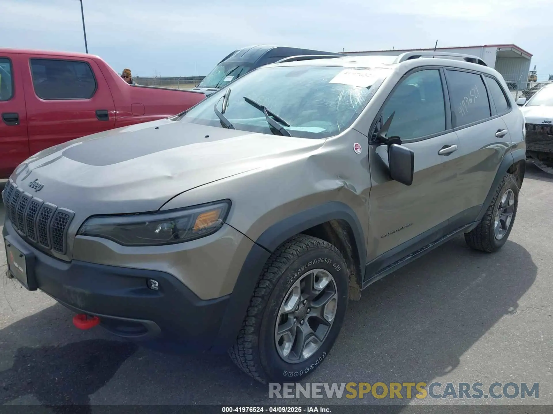2 Photograph of a damaged car 1C4PJMBX0KD437411 JEEP CHEROKEE 2019
