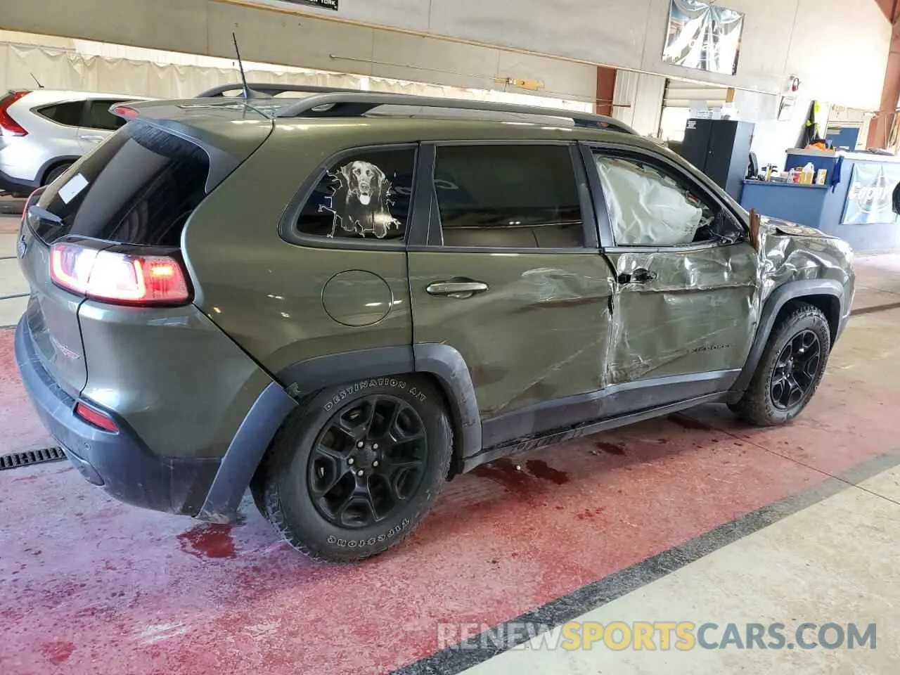 3 Photograph of a damaged car 1C4PJMBX1KD104876 JEEP CHEROKEE 2019