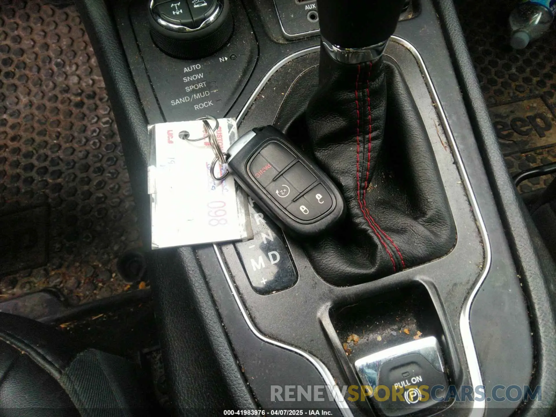 11 Photograph of a damaged car 1C4PJMBX1KD331128 JEEP CHEROKEE 2019